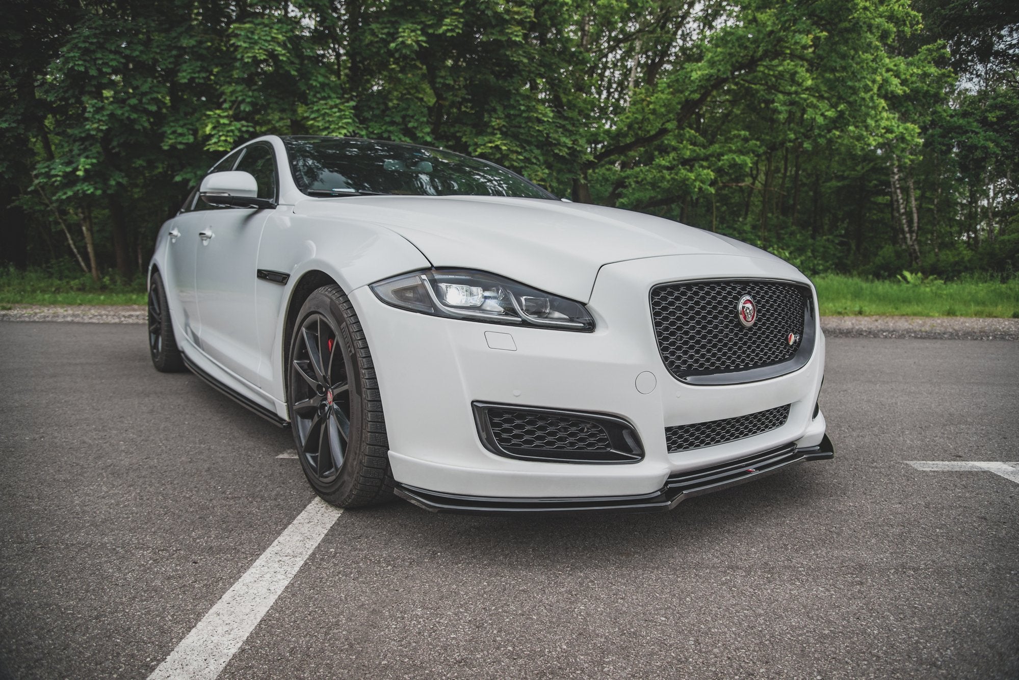 Maxton Design Street+ Spoilerlippe Front Ansatz passend für Jaguar XJ R-Sport X351 Facelift schwarz Hochglanz