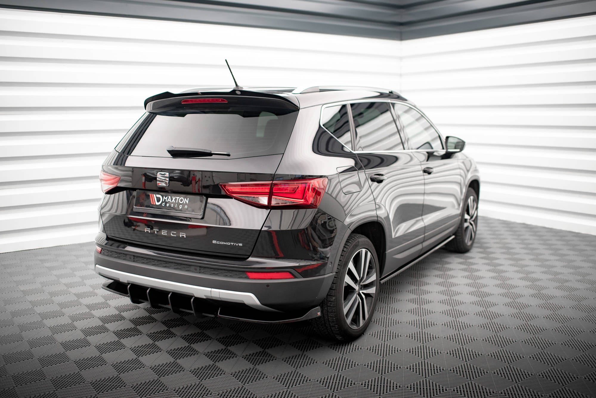 Maxton Design Spoiler CAP passend für Seat Ateca Mk1 schwarz Hochglanz