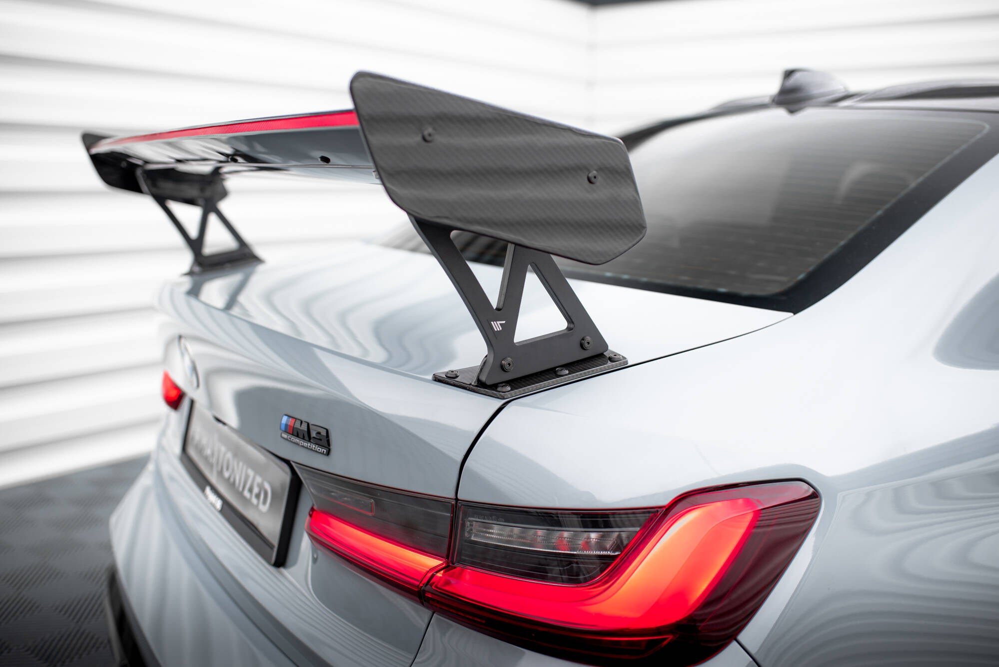 Maxton Design Carbon Spoiler With External Brackets Uprights + LED BMW M3 G80 / M340i G20 / 3 M-Paket G20 / 3 Standard G20 für BMW 3er G20
