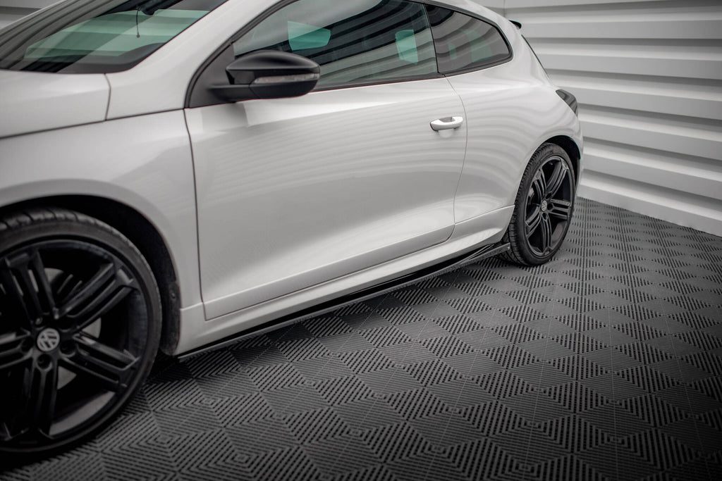 Maxton Design Street+ Seitenschweller Leisten V.2 passend für VW Scirocco R Mk3 / Mk3 Facelift schwarz Hochglanz