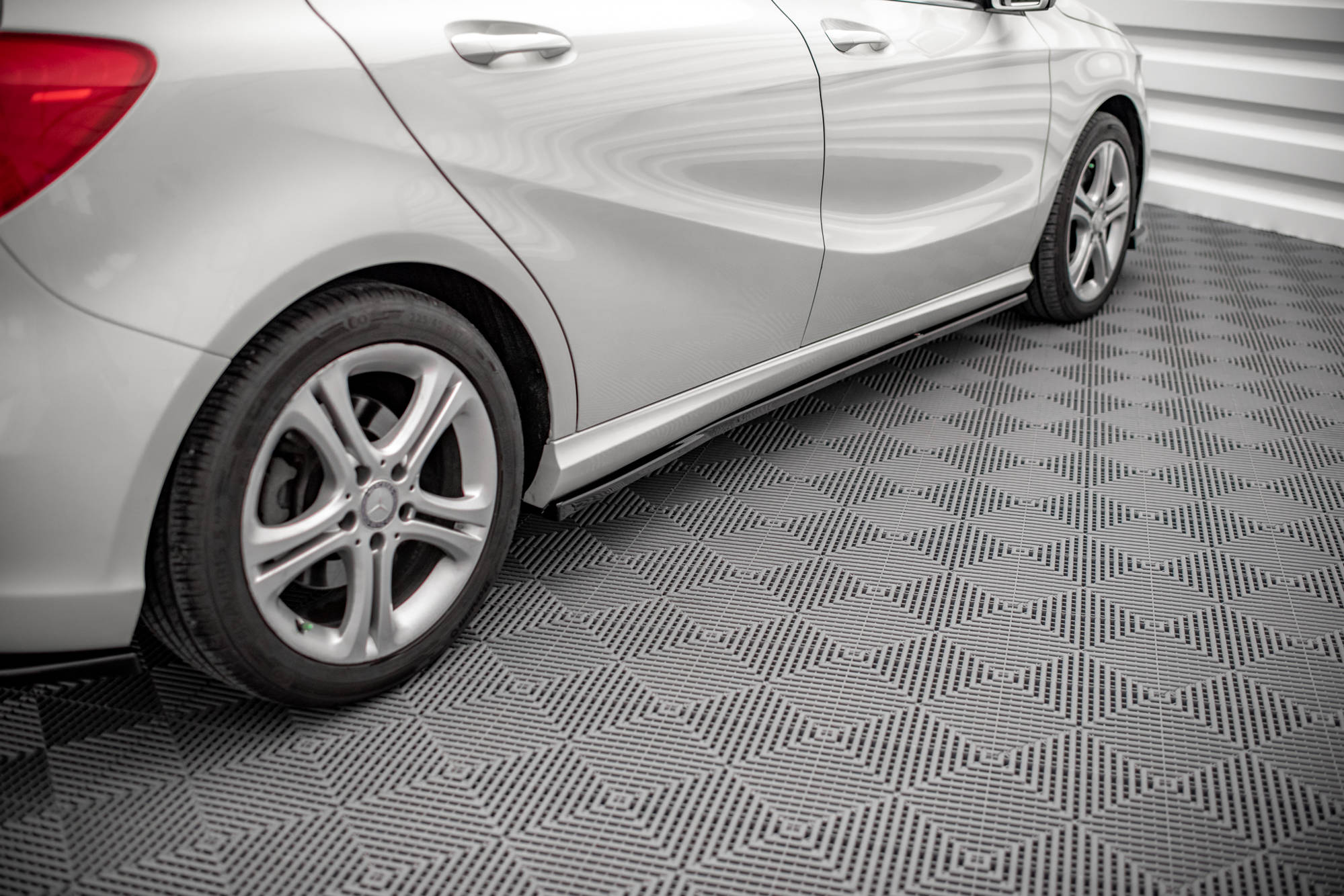 Maxton Design Street+ Seitenschweller Leisten V.2 passend für Mercedes-Benz A W176 schwarz Hochglanz