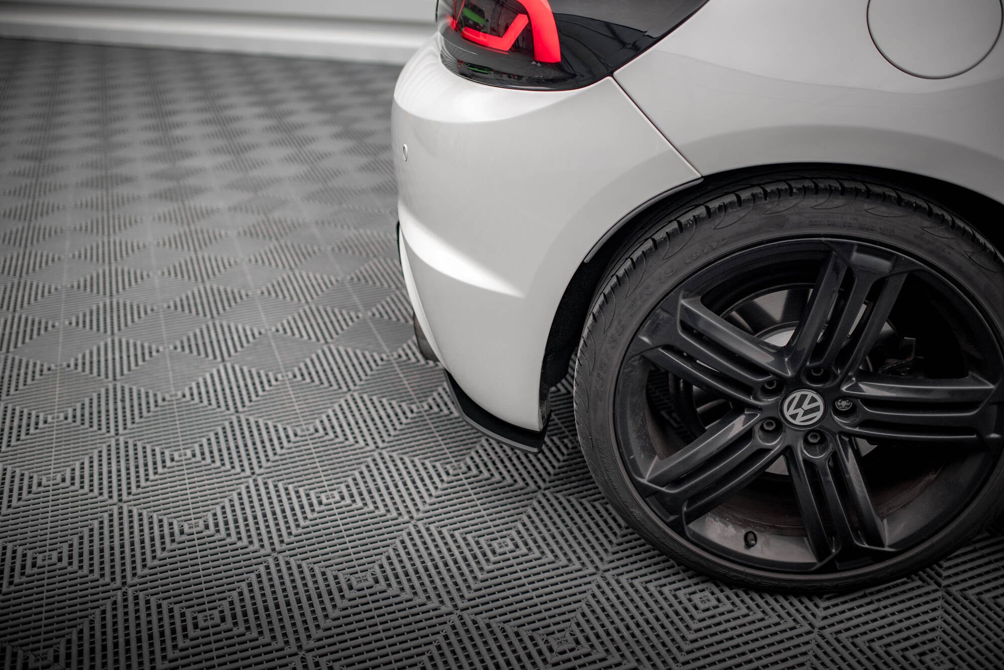 Maxton Design Street Pro Heck Ansatz Flaps Diffusor passend für VW Scirocco R Mk3