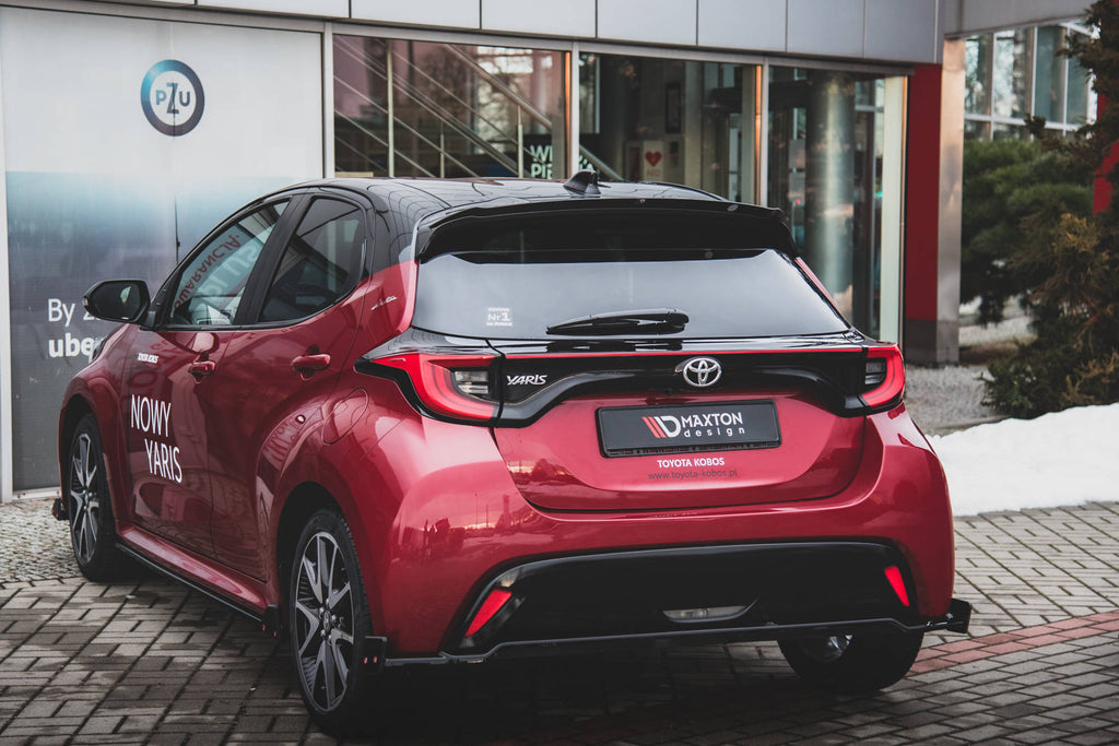 Maxton Design Spoiler CAP V.1 passend für Toyota Yaris Mk4 schwarz Hochglanz