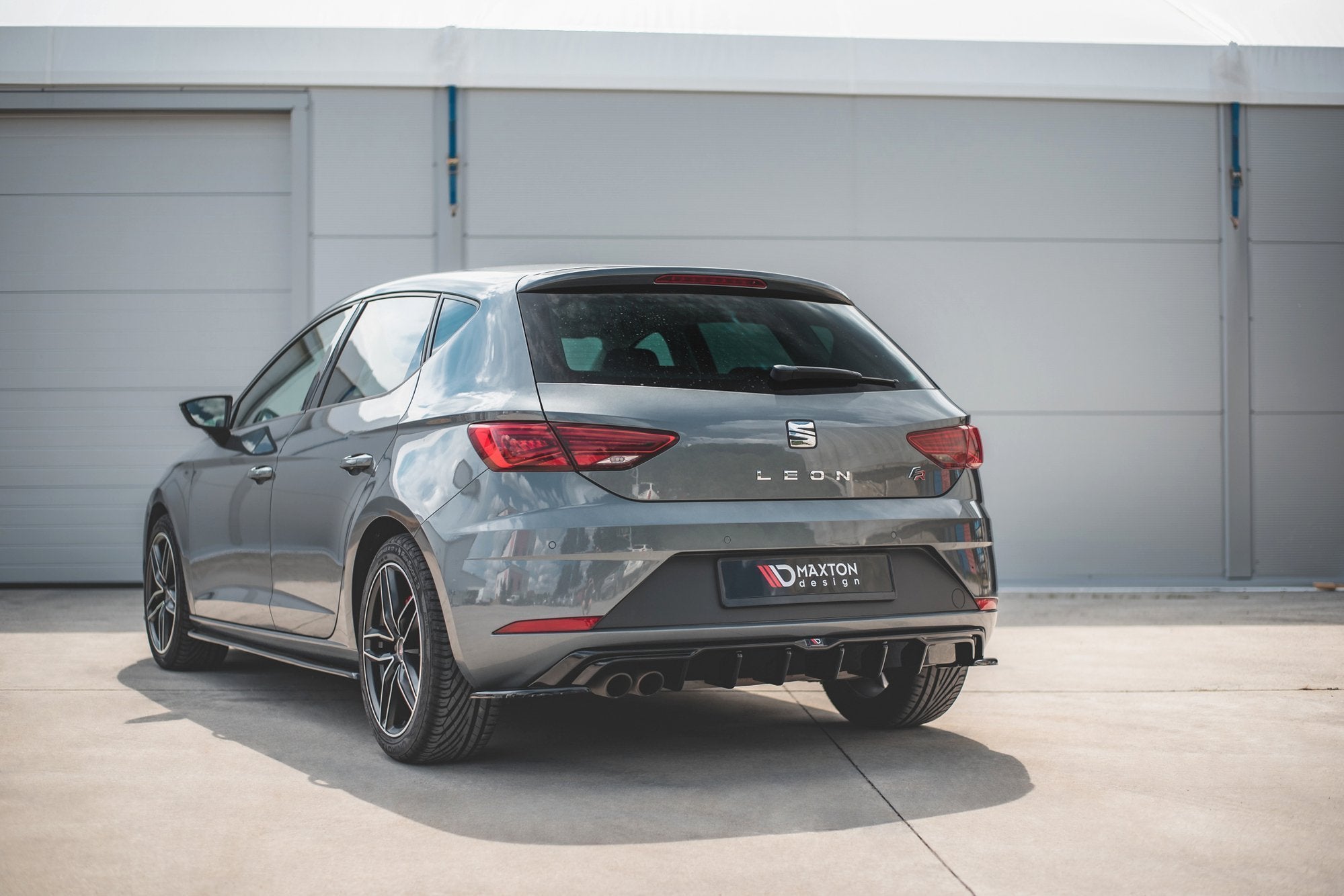 Maxton Design Diffusor Heck Ansatz passend für SEAT Leon FR Hatchback Mk3 Facelift schwarz Hochglanz