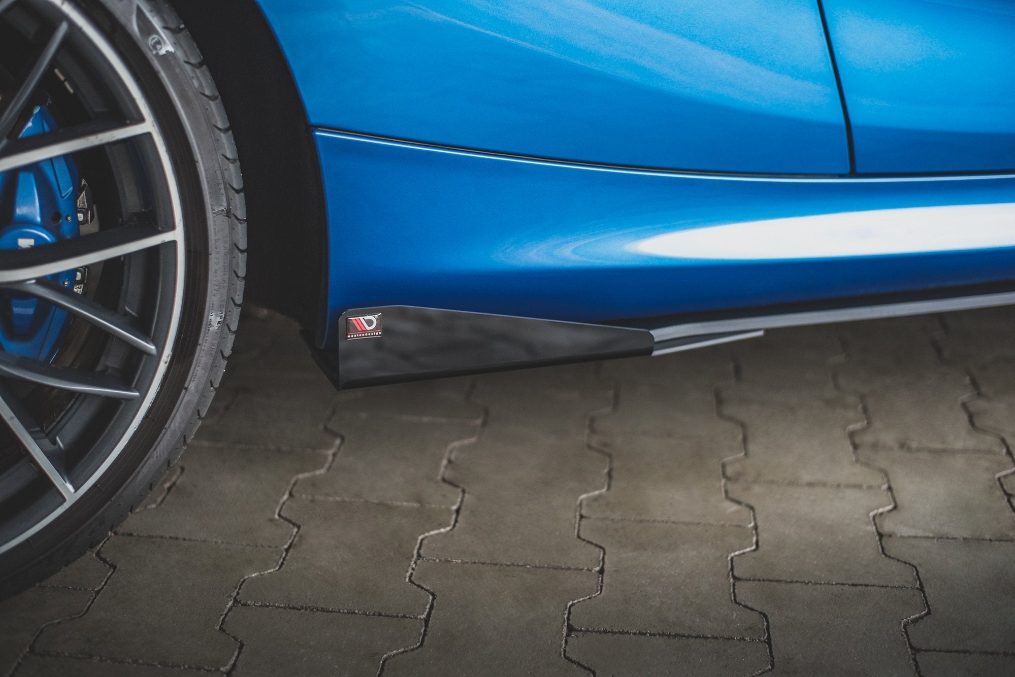 Maxton Design Seitenschweller Flaps passend für BMW 1er F21 M135i / M140i / M-Paket schwarz Hochglanz