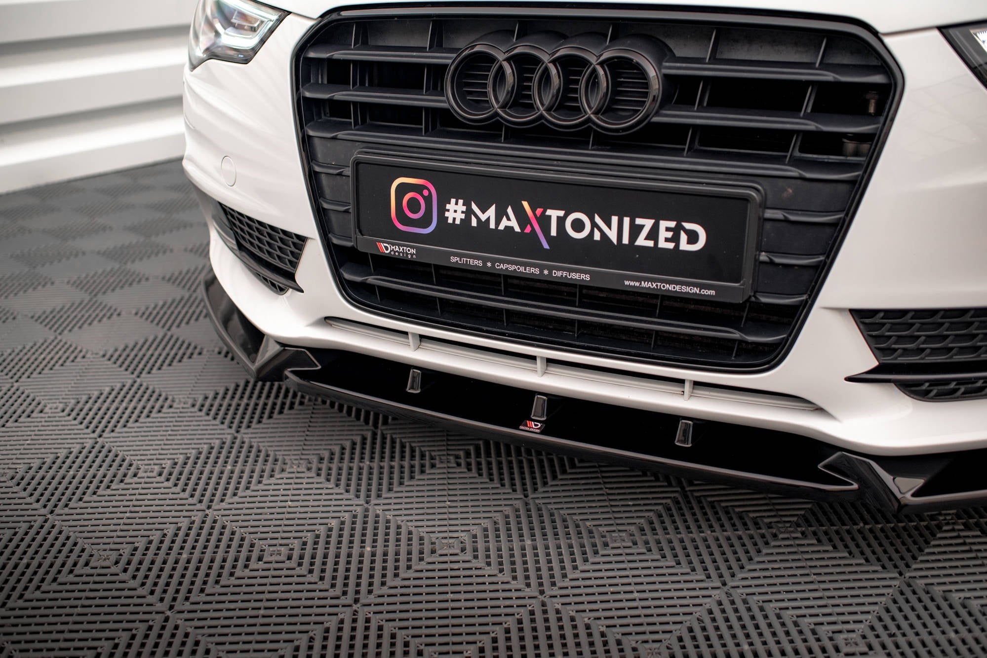 Maxton Design Street+ Spoilerlippe Front Ansatz V.1 passend für Audi A5 Coupe / Sportback 8T Facelift schwarz Hochglanz