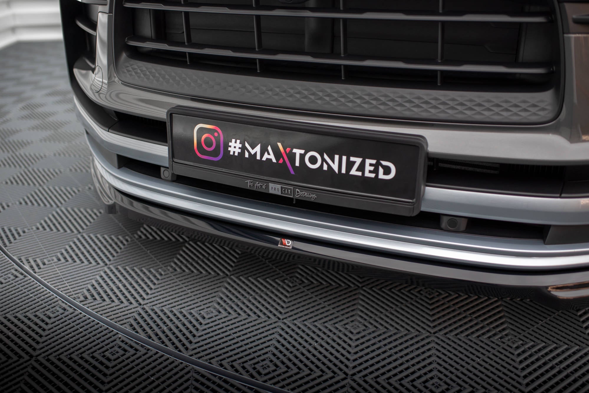 Maxton Design Street+ Spoilerlippe Front Ansatz passend für Porsche Macan Mk1 Facelift 2 schwarz Hochglanz