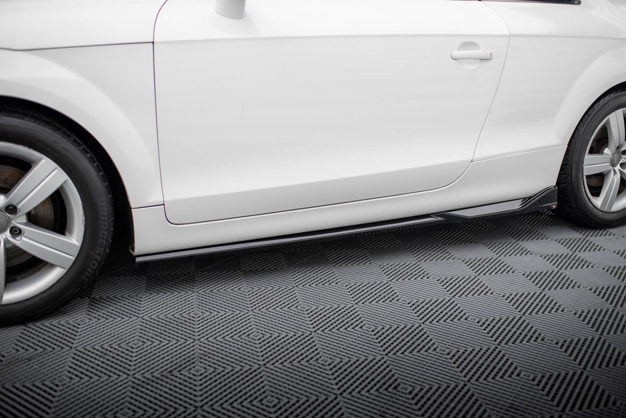 Maxton Design Street+ Seitenschweller Leisten passend für Audi TT 8J schwarz Hochglanz