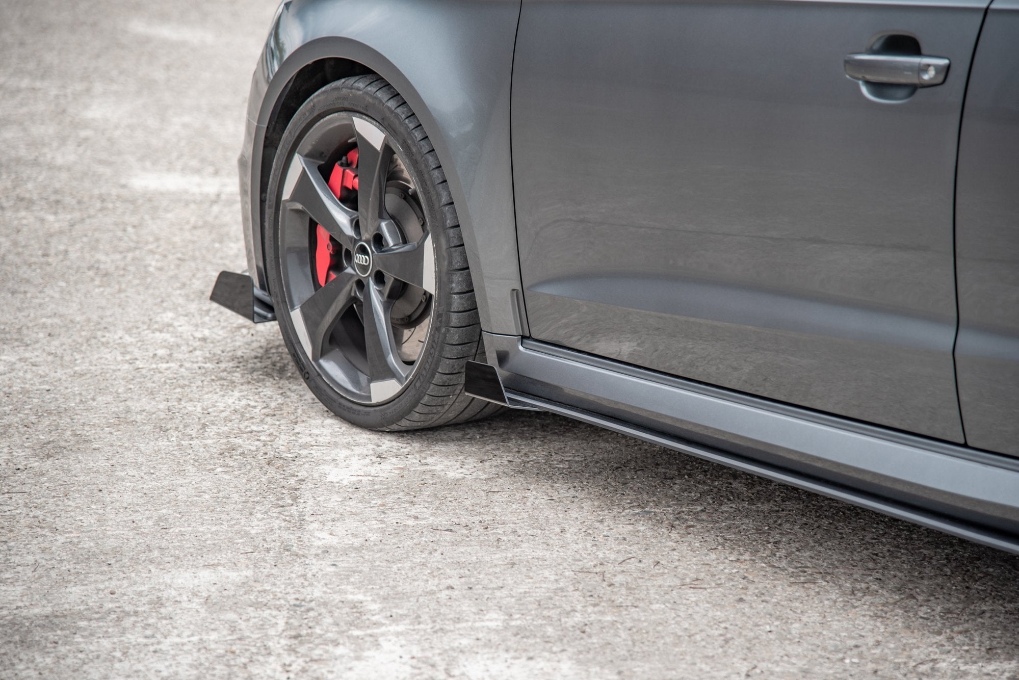 Maxton Design Street Pro Street+ Seitenschweller Leisten + Flaps passend für Audi RS3 8V Sportback schwarz Hochglanz