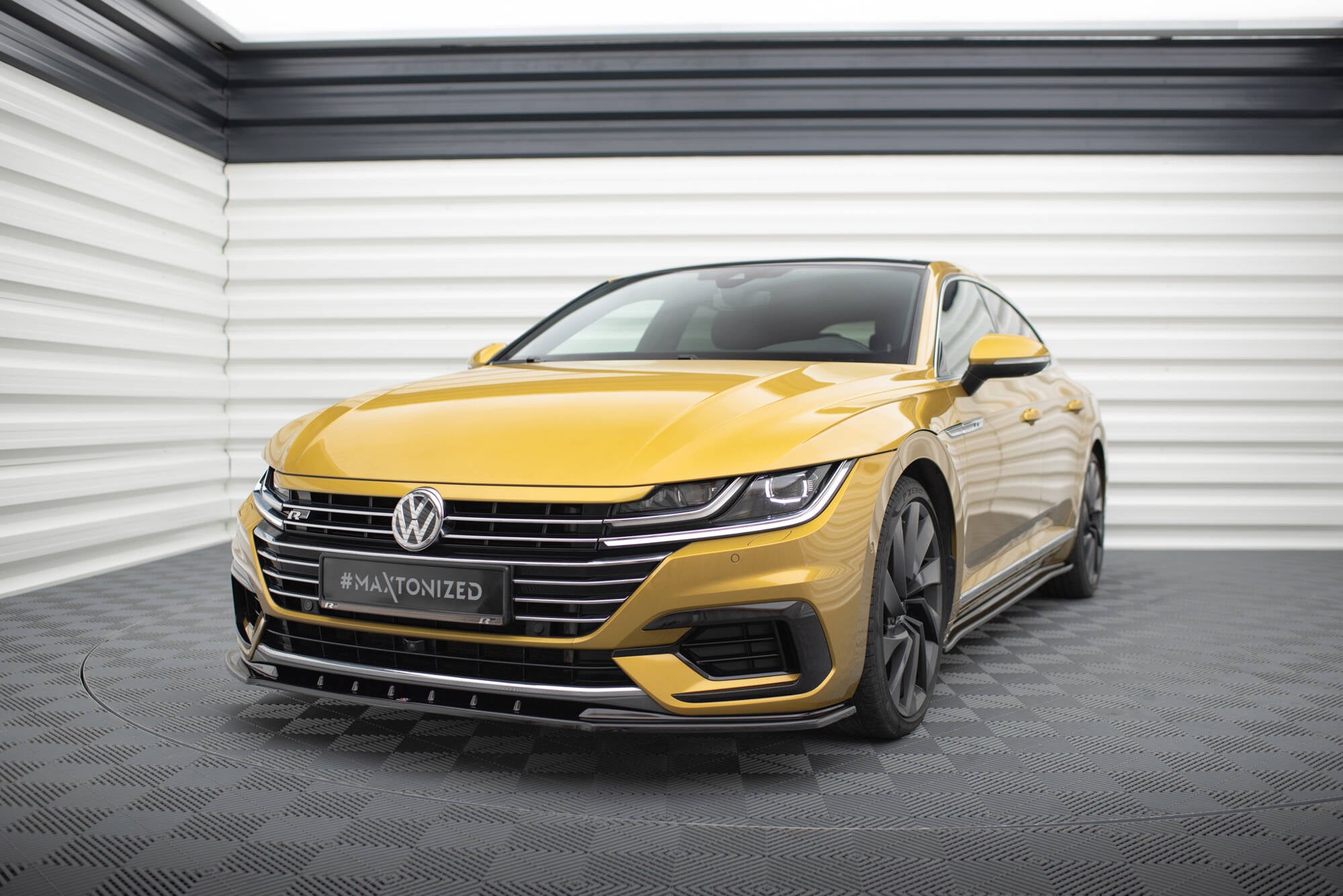 Maxton Design Street+ Spoilerlippe Front Ansatz V.3 passend für VW Arteon R-Line Limousine / Shooting Brake Mk1 schwarz Hochglanz