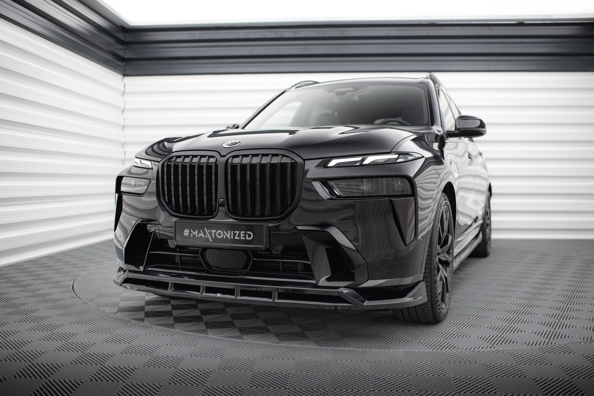 Maxton Design Street+ Spoilerlippe Front Ansatz passend für BMW X7 M-Paket G07 Facelift schwarz Hochglanz