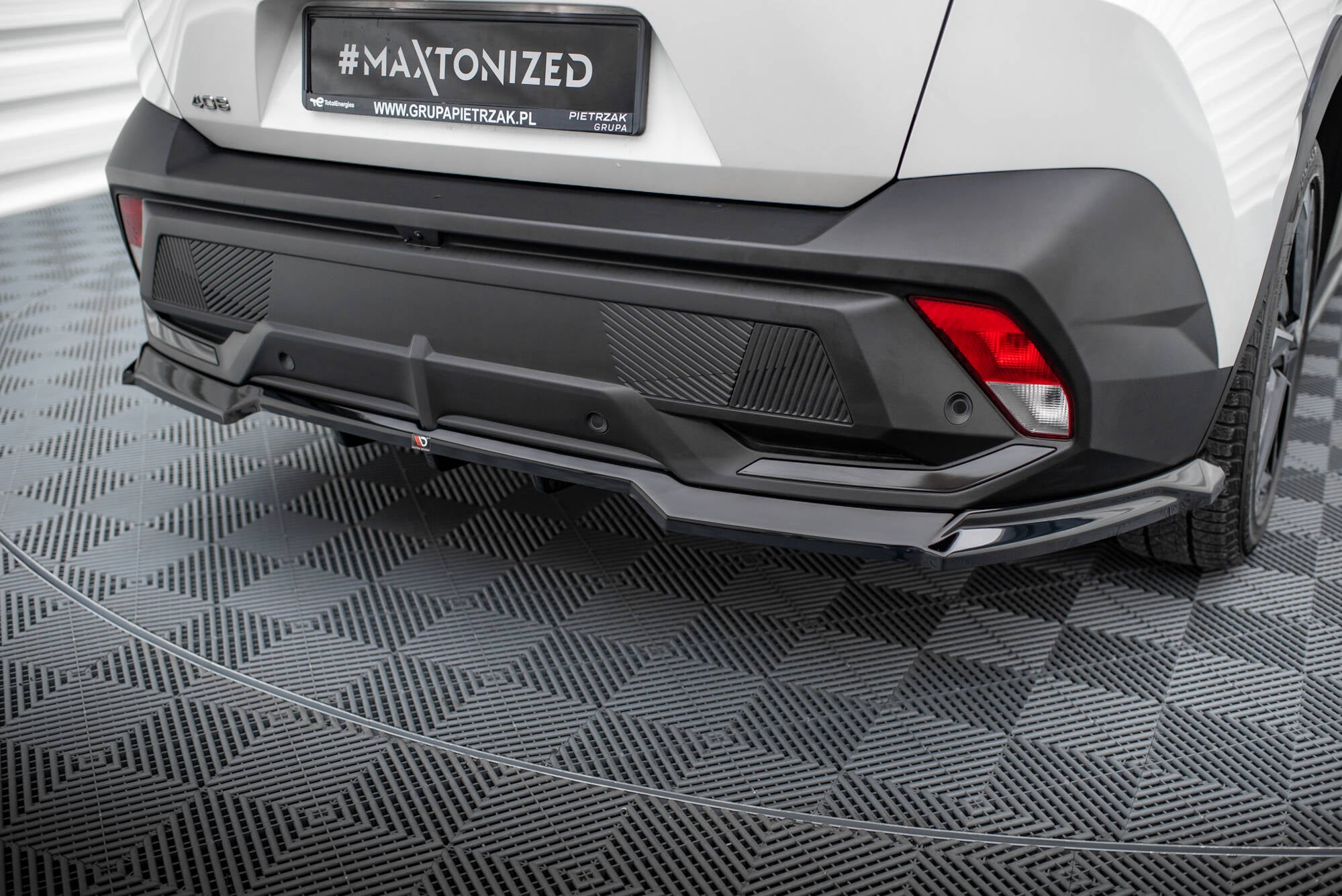 Maxton Design Street+ Mittlerer Diffusor RACE passend für Peugeot 408 Mk1 schwarz Hochglanz
