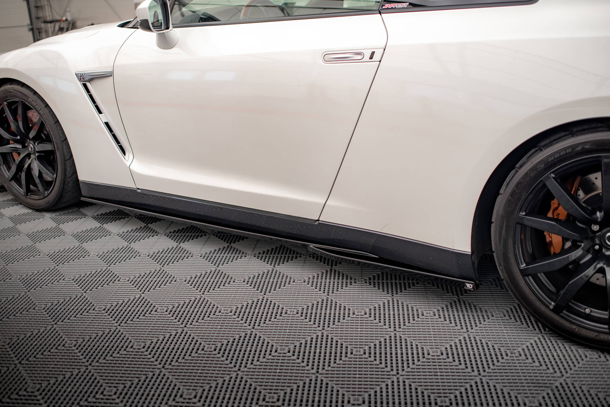 Maxton Design Street+ Seitenschweller Leisten passend für Nissan GTR R35 Facelift schwarz Hochglanz