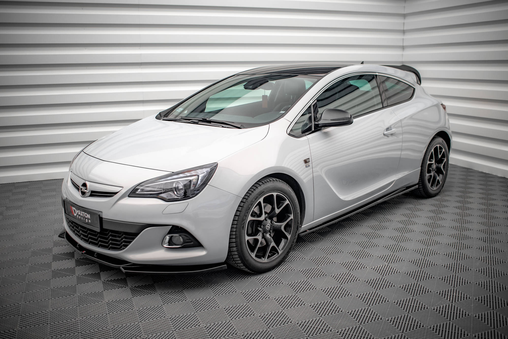 Maxton Design Street+ Seitenschweller Leisten passend für Opel Astra GTC OPC-Line J schwarz Hochglanz
