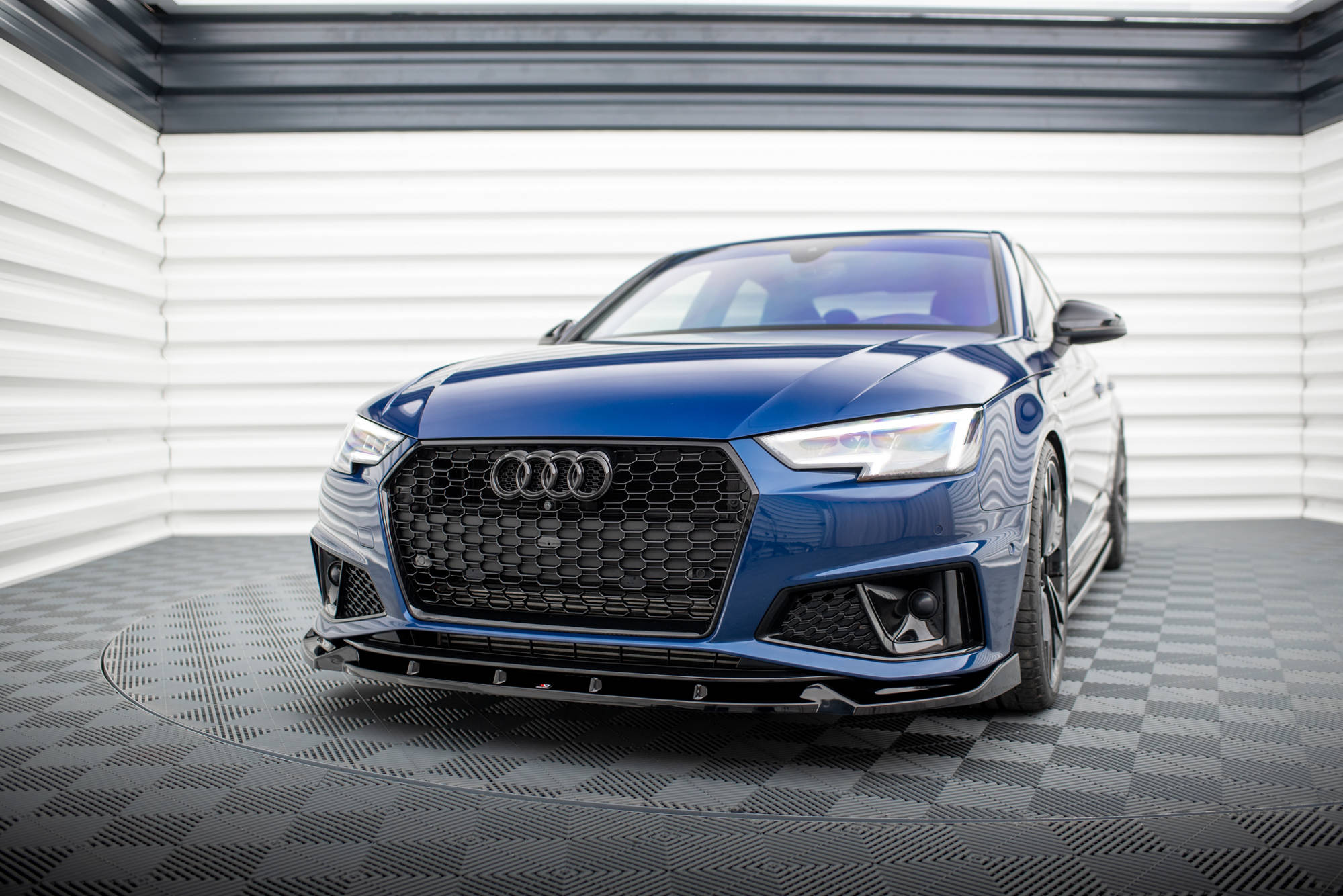 Maxton Design Street+ Spoilerlippe Front Ansatz V.1 passend für Audi A4 Competition B9 schwarz Hochglanz