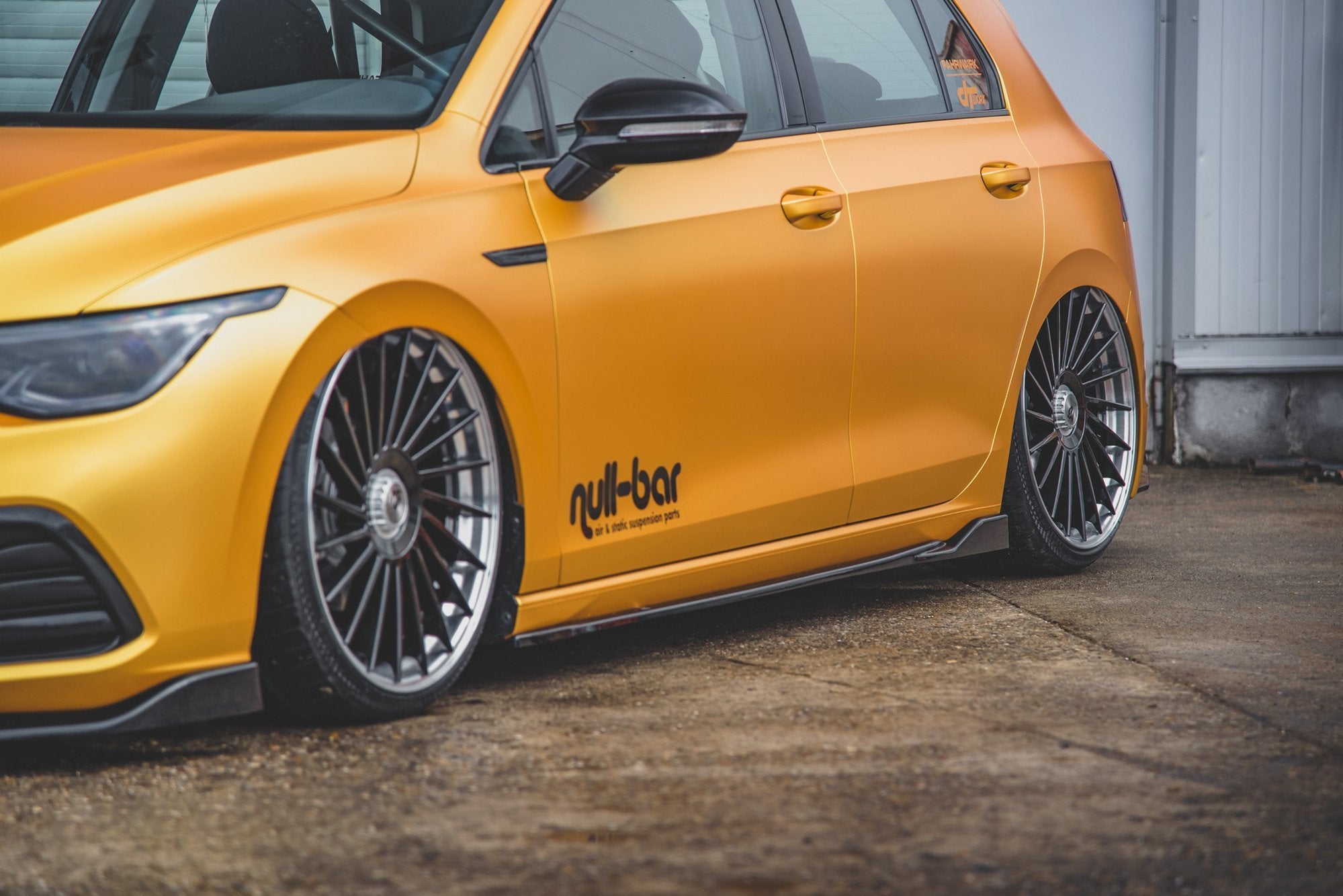 Maxton Design Street+ Seitenschweller Leisten V.2 passend für VW Golf Hatchback Mk8 schwarz Hochglanz