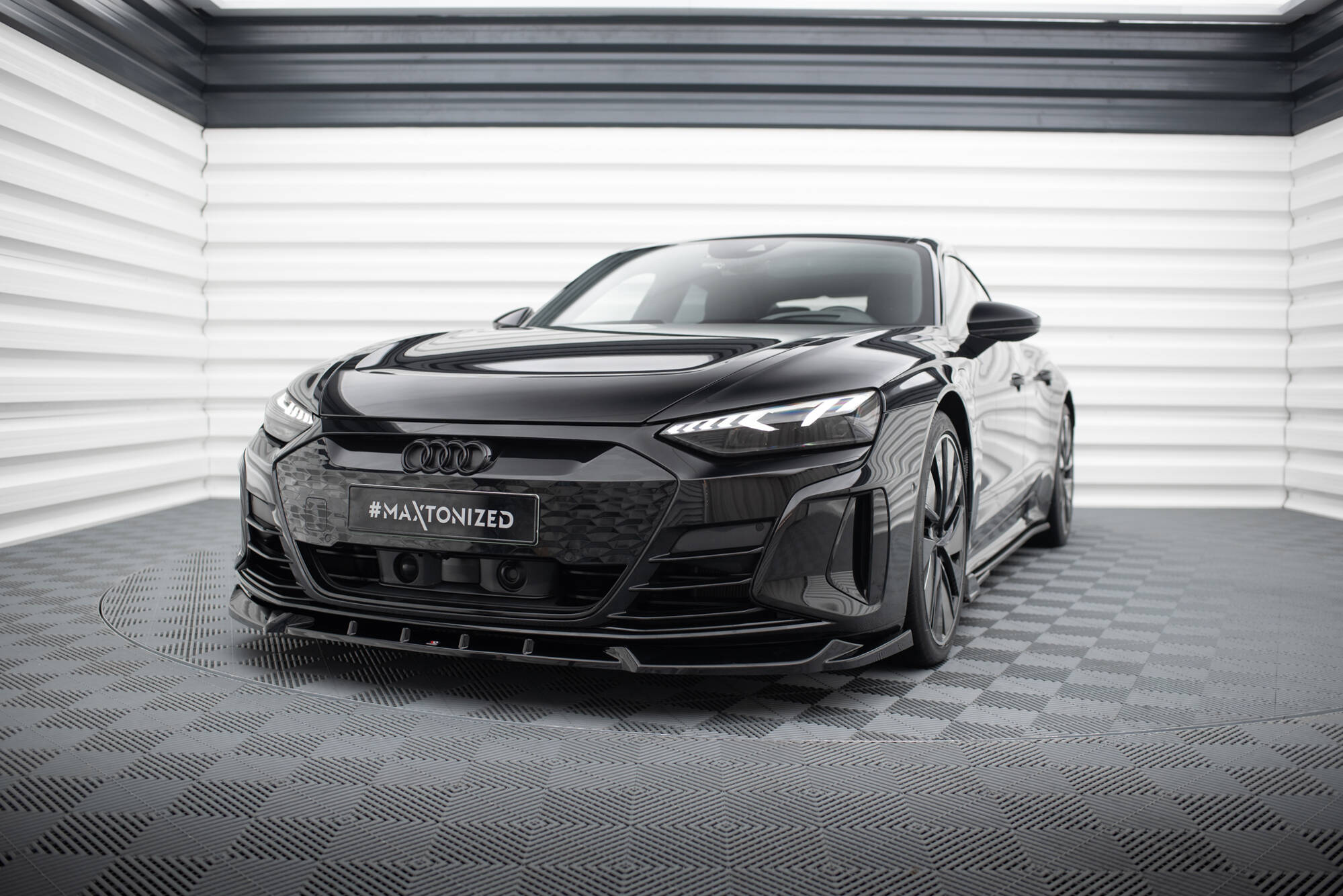 Maxton Design Street+ Spoilerlippe Front Ansatz V.1 passend für Audi e-Tron GT / RS GT Mk1 schwarz Hochglanz