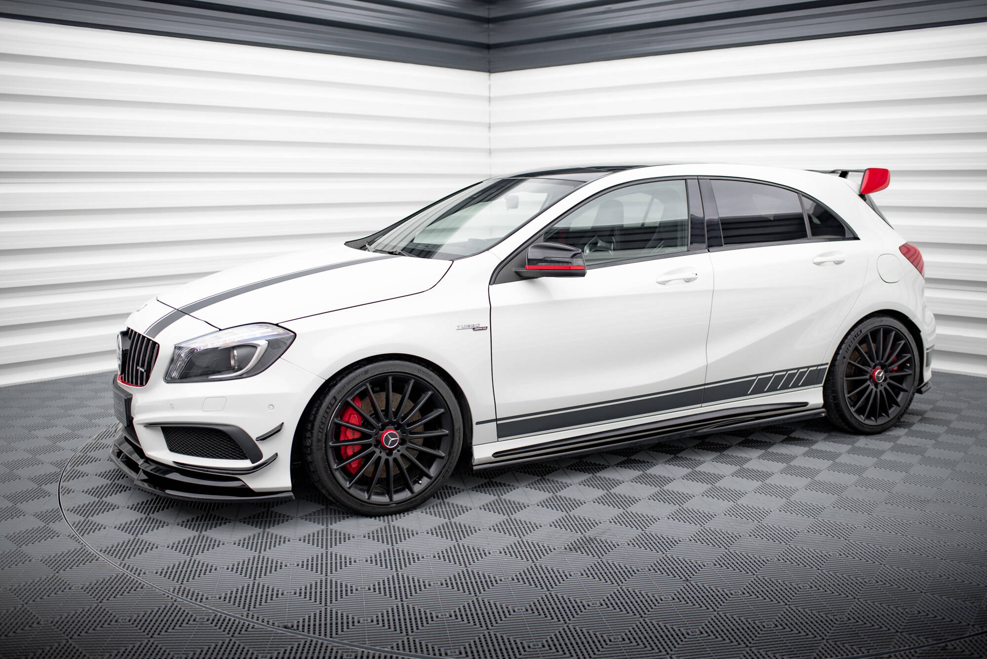 Maxton Design Street+ Seitenschweller Leisten passend für Mercedes-Benz A45 AMG W176 schwarz Hochglanz