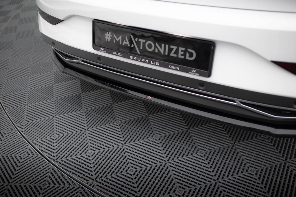Maxton Design Heckansatz Hyundai I30 Mk3 Facelift schwarz Hochglanz für Hyundai I 30 Mk3 Facelift