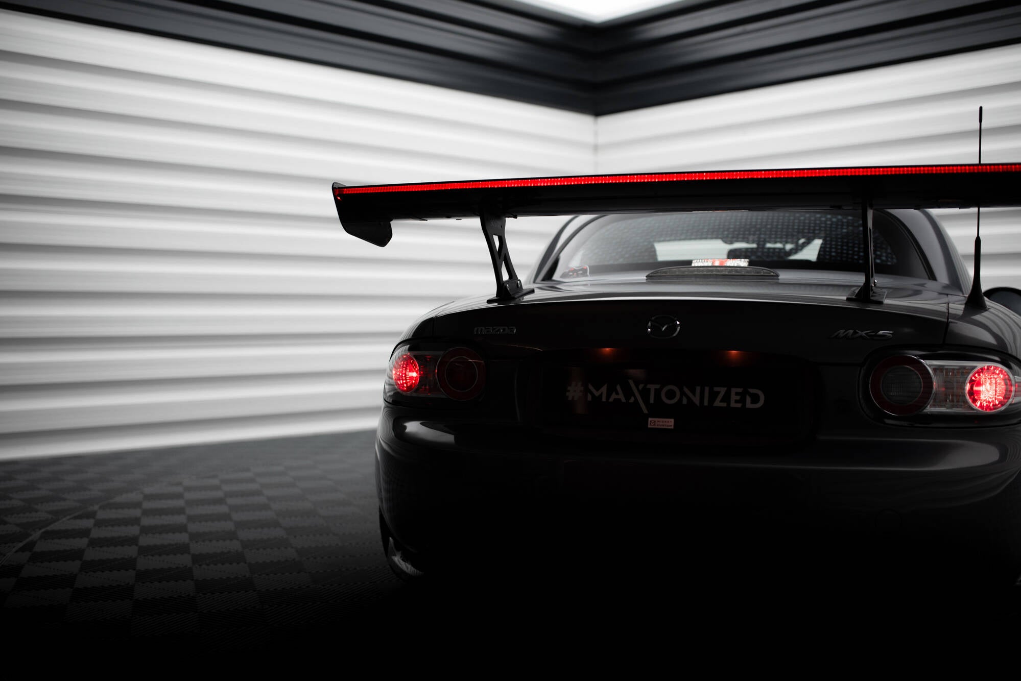 Maxton Design Carbon Spoiler+ LED Mazda MX5 Hardtop NC(MK3) für Mazda MX-5 Mk3 (NC)