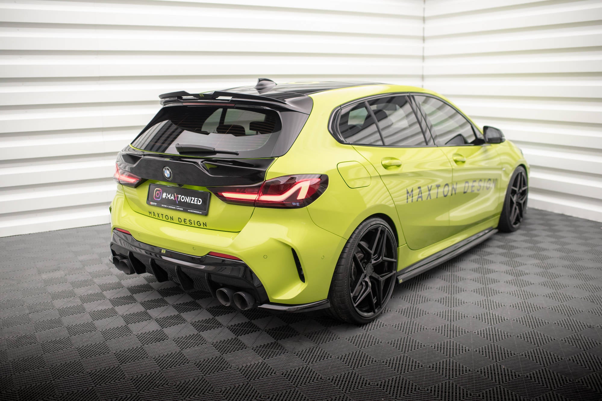 Maxton Design Heck Ansatz Flaps Diffusor V.5 passend für (Für heckansatz v.3) BMW 1er M-Paket / M135i / 128ti F40 schwarz Hochglanz