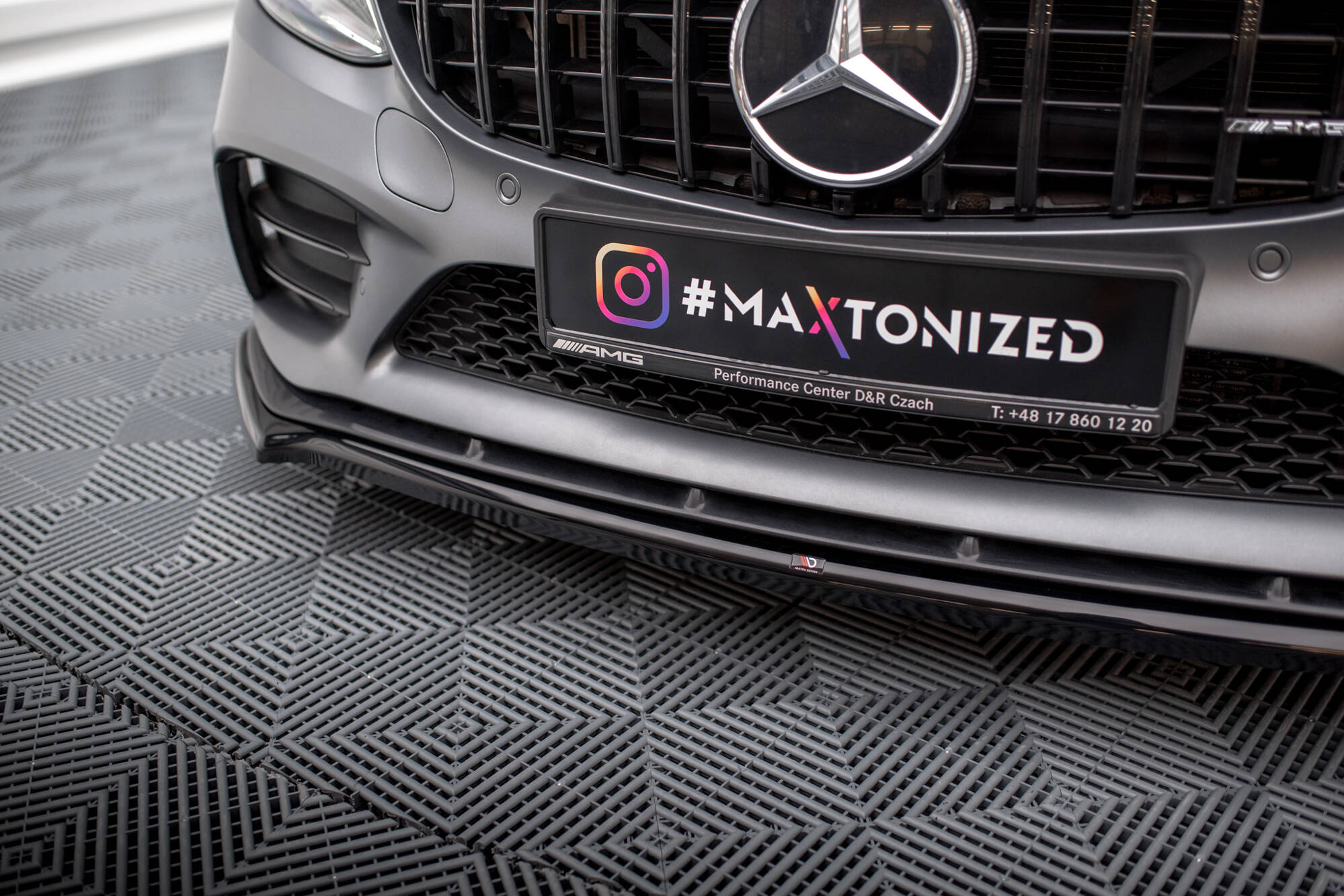 Maxton Design Street+ Spoilerlippe Front Ansatz V.1 passend für Mercedes-AMG C43 Coupe / Cabrio / Limousine / Kombi C205 / A205 / W205 / S205 Facelift schwarz Hochglanz