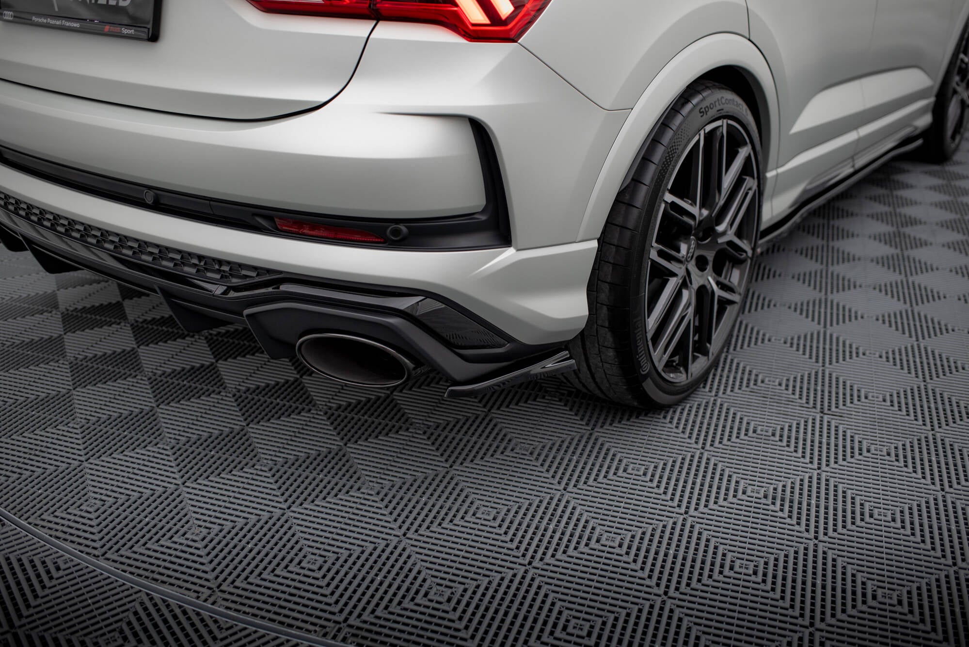 Maxton Design Heck Ansatz Flaps Diffusor passend für Audi RSQ3 SUV F3 schwarz Hochglanz