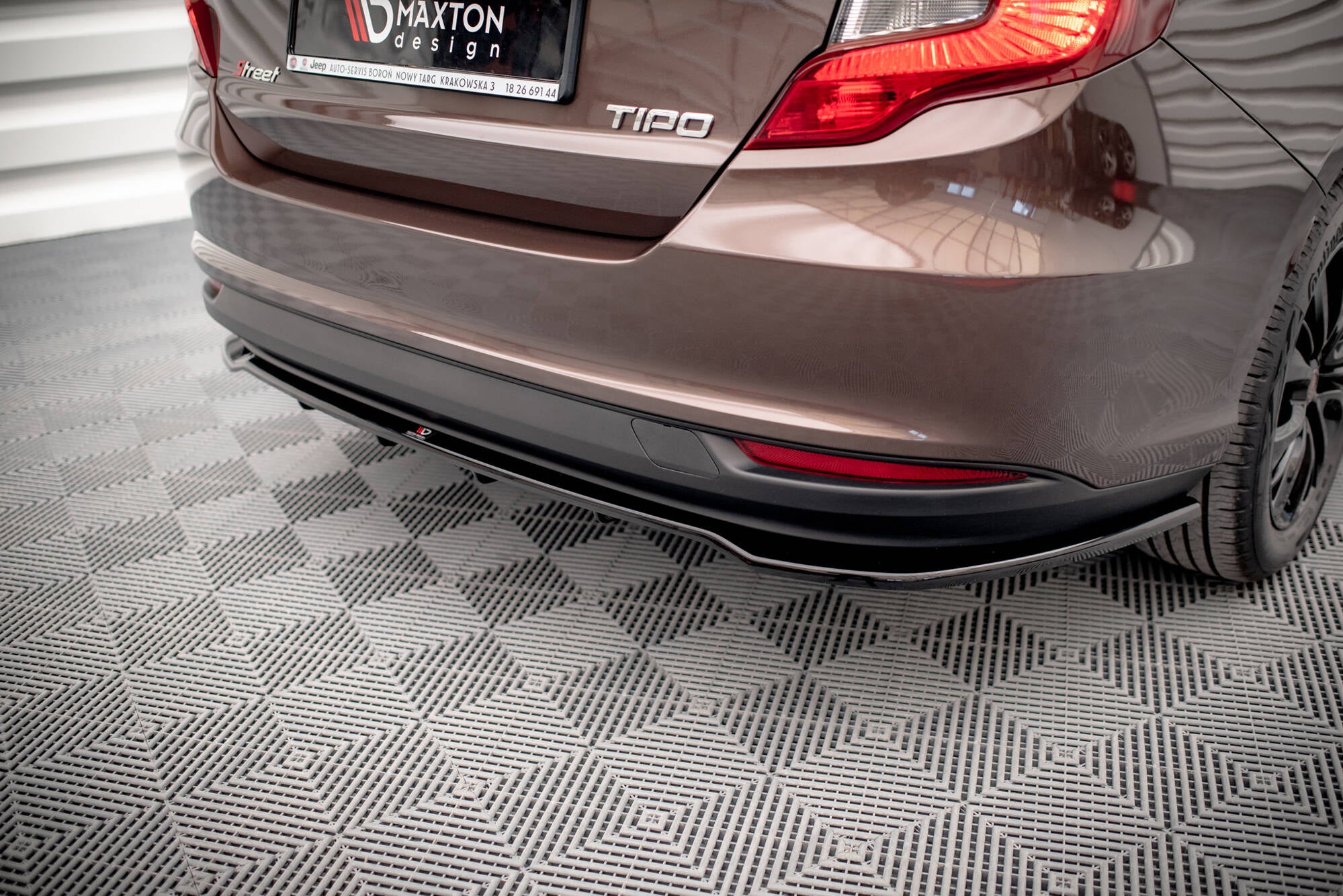 Maxton Design Street+ Mittlerer Diffusor RACE passend für Fiat Tipo S Limousine Mk1 schwarz Hochglanz