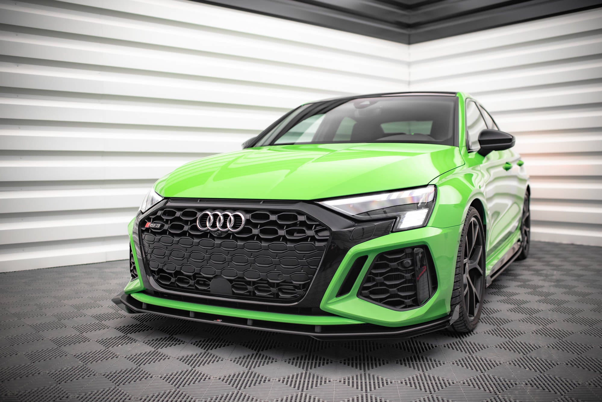 Maxton Design Street Pro Street+ Spoilerlippe Front Ansatz passend für + Flaps passend für V.1 + Flaps Audi RS3 8Y schwarz Hochglanz