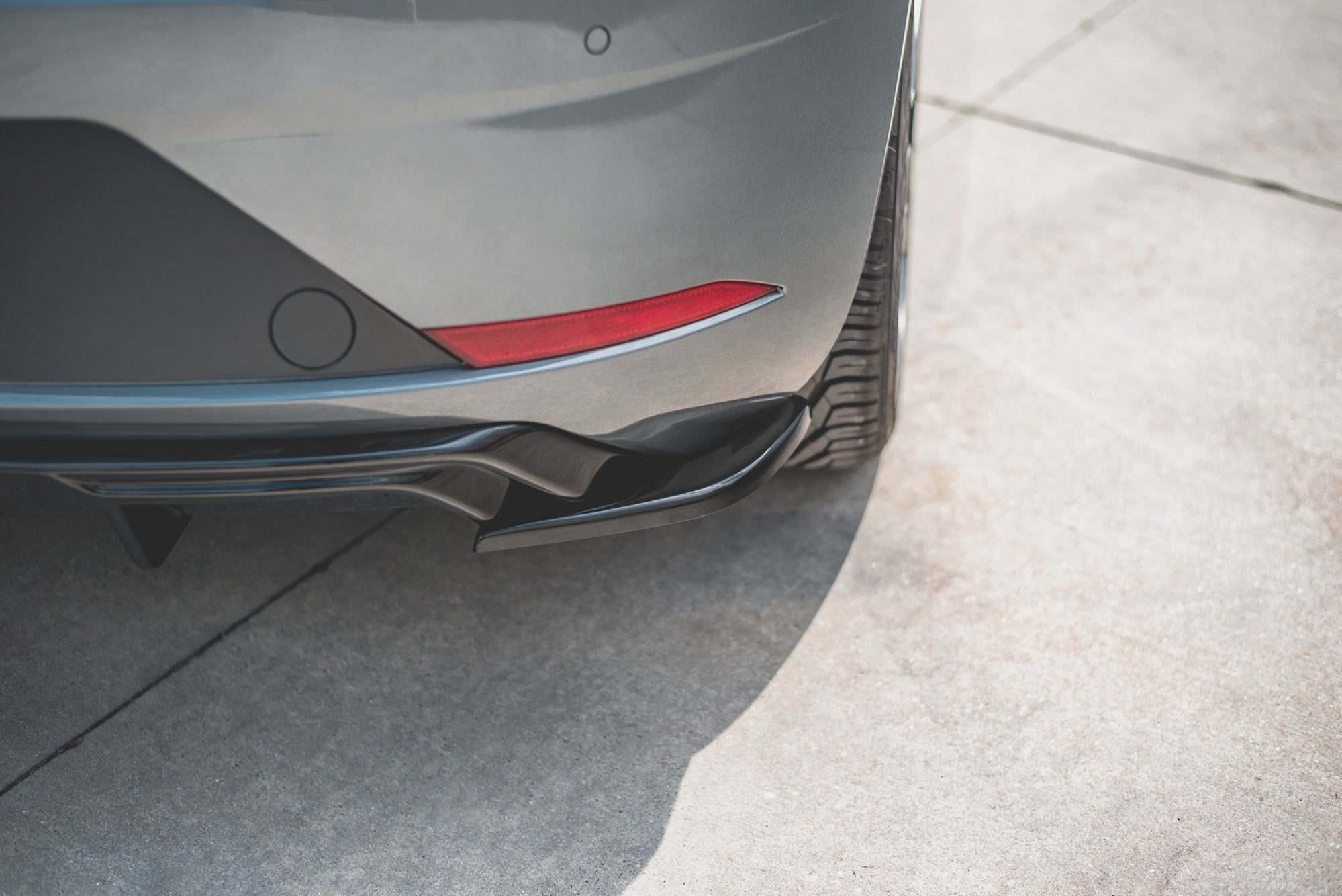 Maxton Design Heck Ansatz Flaps Diffusor passend für SEAT Leon Mk3 FR Facelift schwarz Hochglanz