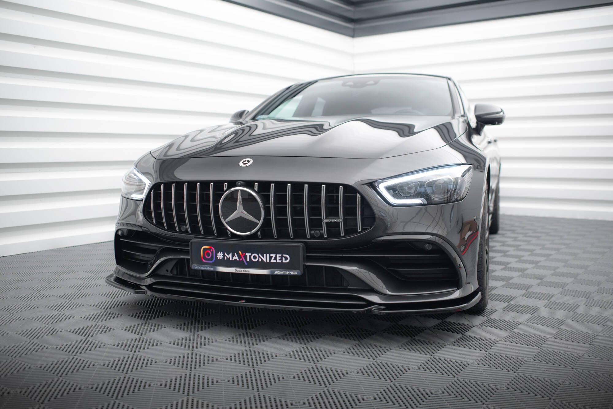 Maxton Design Street+ Spoilerlippe Front Ansatz V.1 passend für Mercedes-AMG GT 53 4-Door Coupe X290 schwarz Hochglanz
