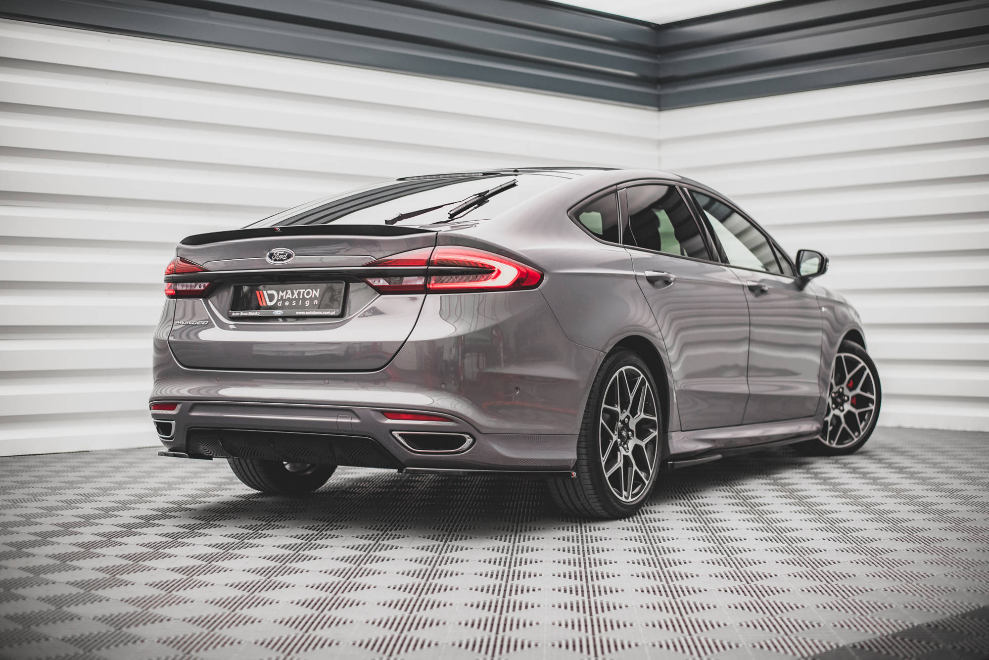 Maxton Design Heck Ansatz Flaps Diffusor V.1 passend für Ford Mondeo ST-Line Mk5 Facelift schwarz Hochglanz
