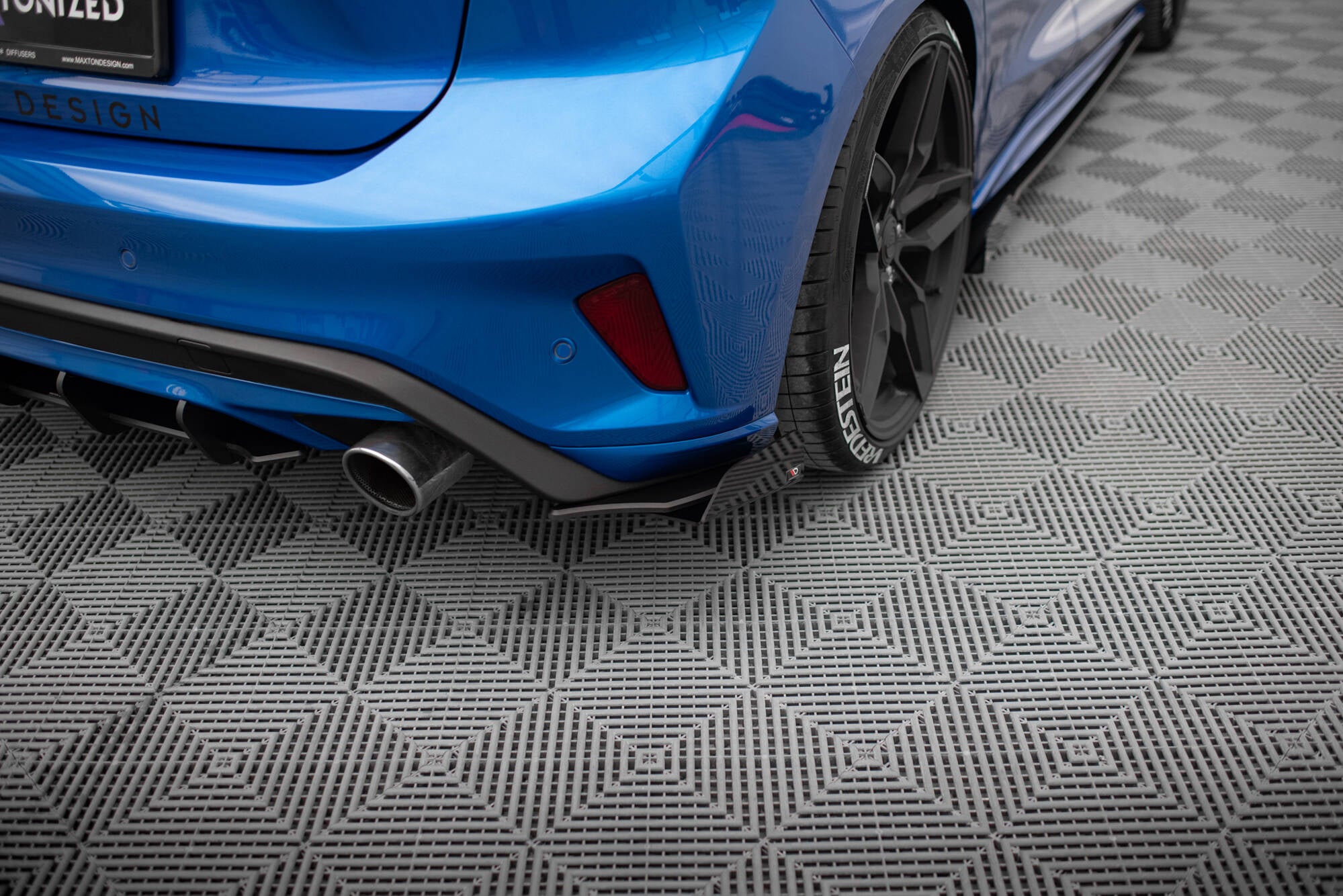 Maxton Design Street Pro Heck Ansatz Flaps Diffusor + Flaps passend für Ford Focus ST Mk4 schwarz Hochglanz