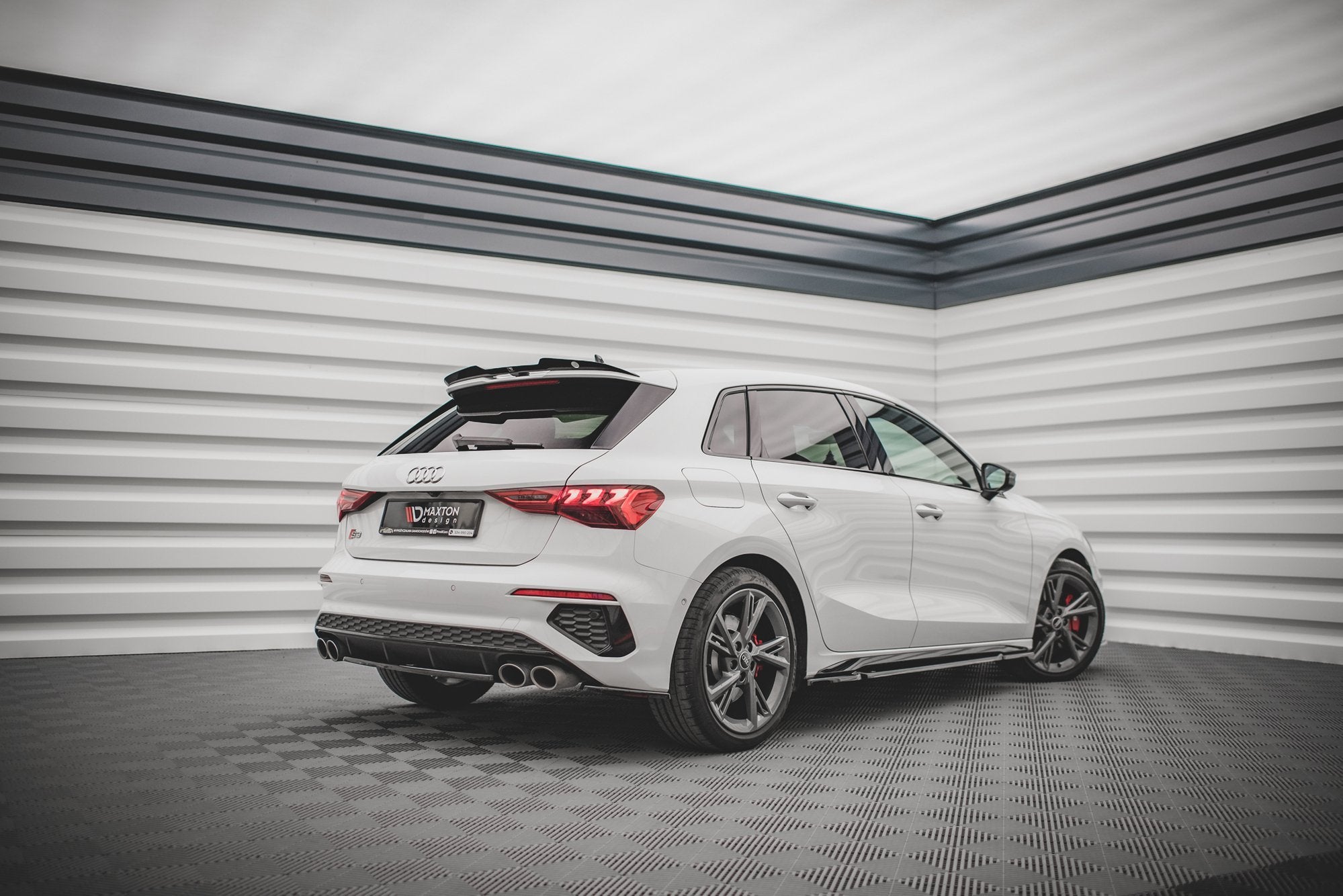 Maxton Design Street+ Seitenschweller Leisten passend für V.1 passend für Audi S3 / A3 S-Line Sportback / Limousine 8Y / 8Y Facelift schwarz Hochglanz