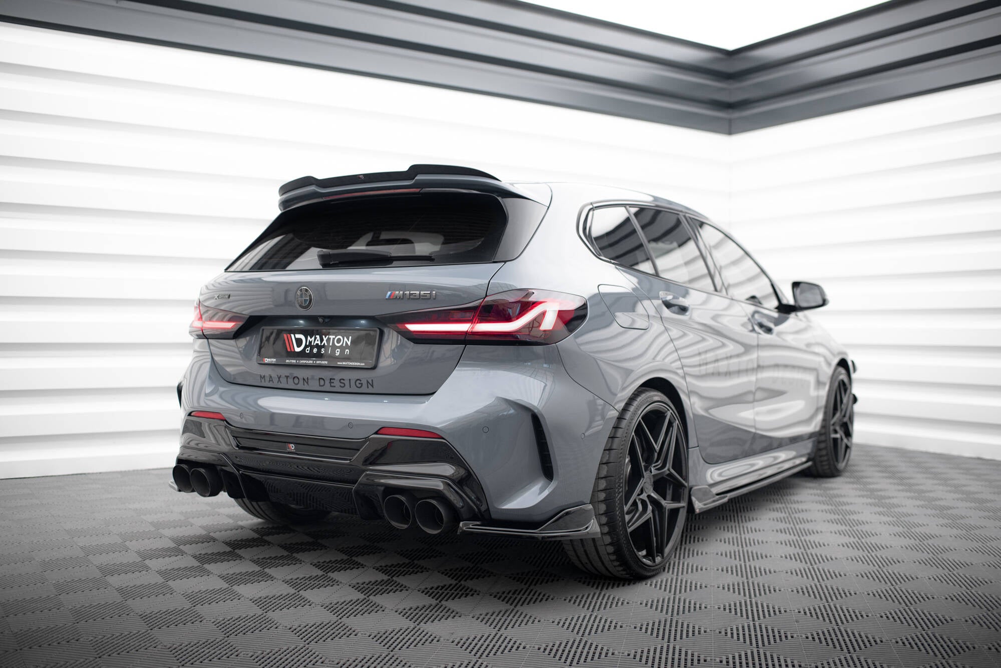 Maxton Design Diffusor Heck Ansatz V.2 passend für BMW 1er M-Paket/ M135i / 128ti F40 schwarz Hochglanz