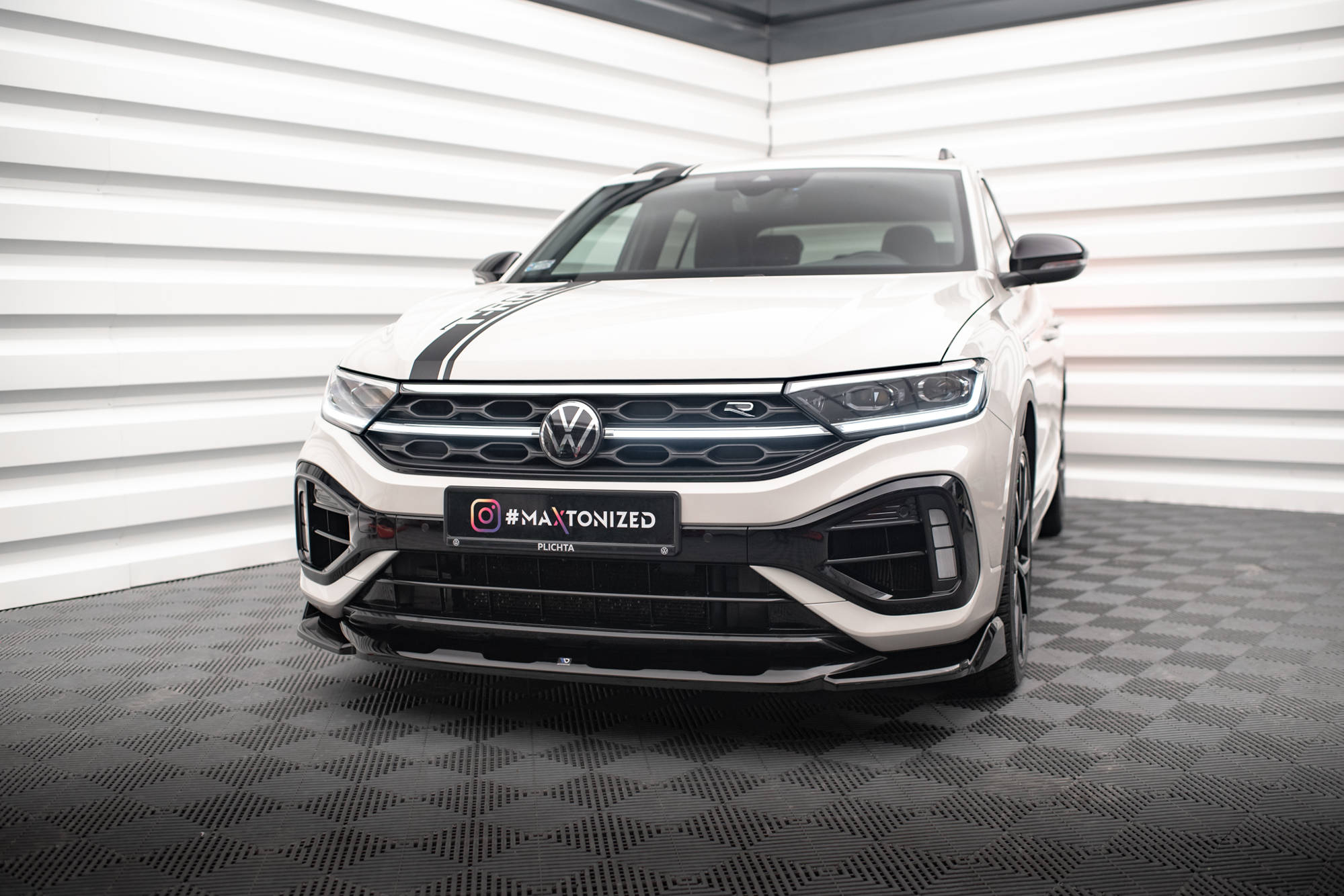 Maxton Design Street+ Spoilerlippe Front Ansatz V.2 passend für VW T-Roc R / R-Line Mk1 Facelift schwarz Hochglanz