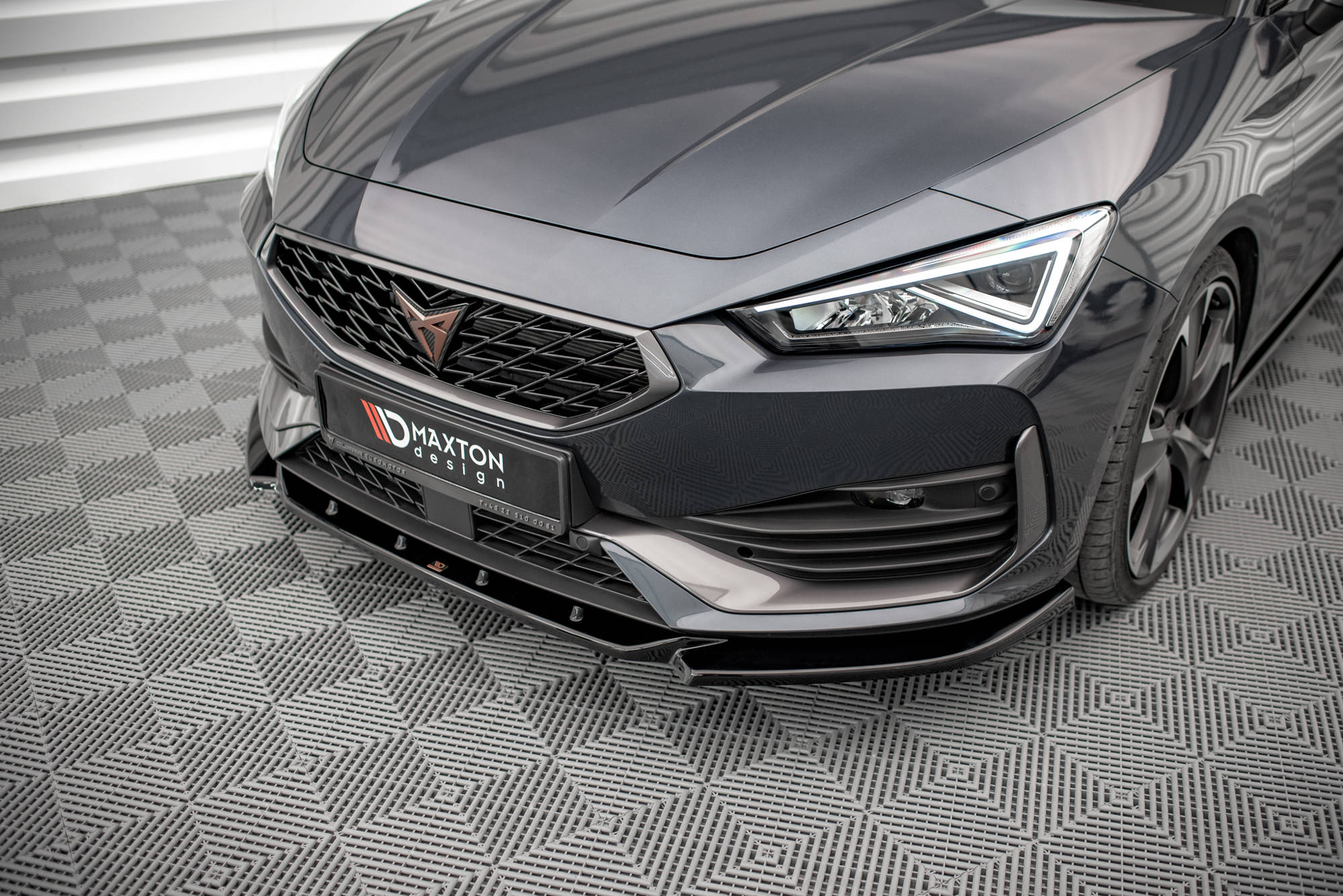 Maxton Design Street+ Spoilerlippe Front Ansatz V.3 passend für Cupra Leon Mk1 schwarz Hochglanz