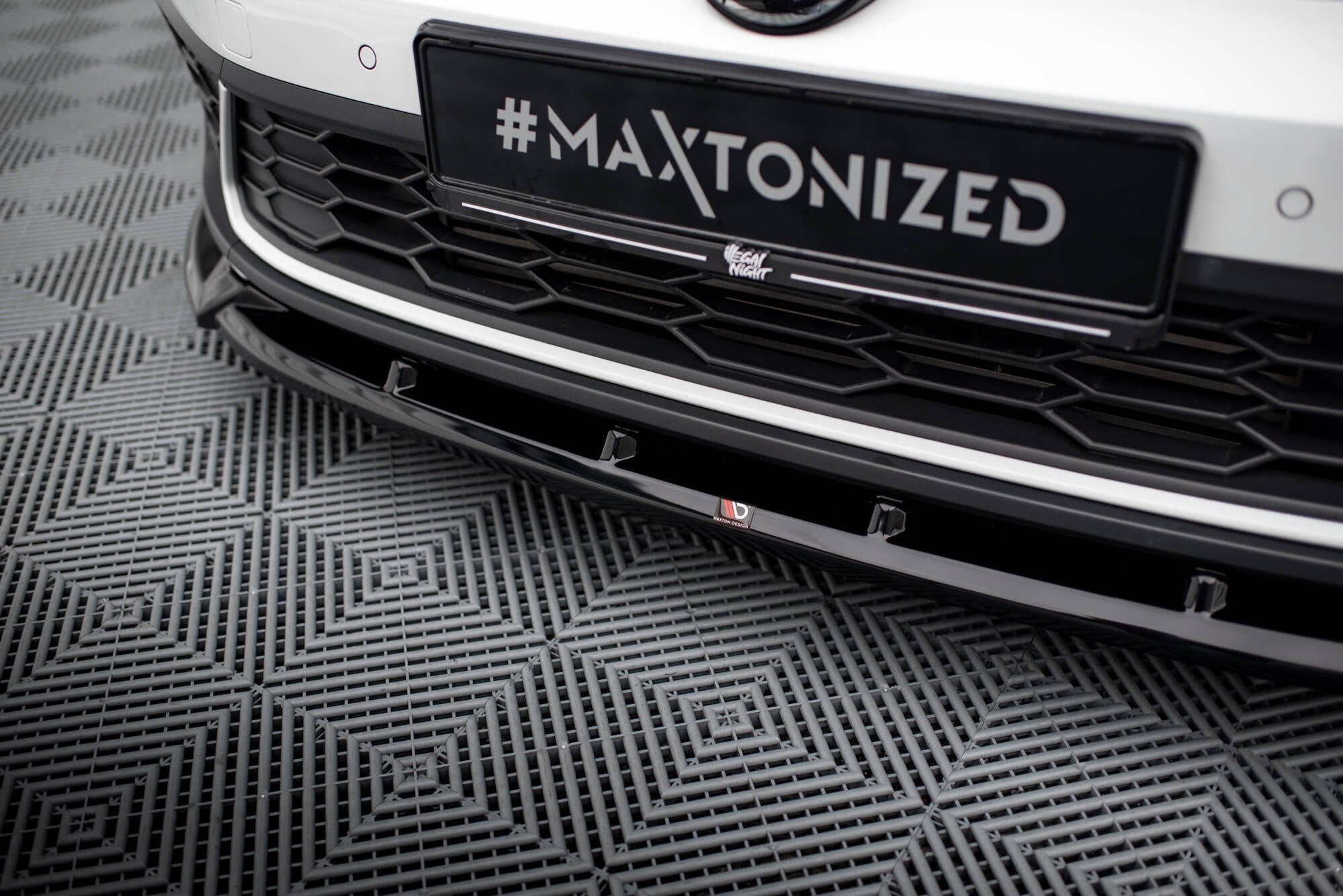 Maxton Design Street+ Spoilerlippe Front Ansatz V.2 passend für VW Polo GTI Mk6 Facelift schwarz Hochglanz