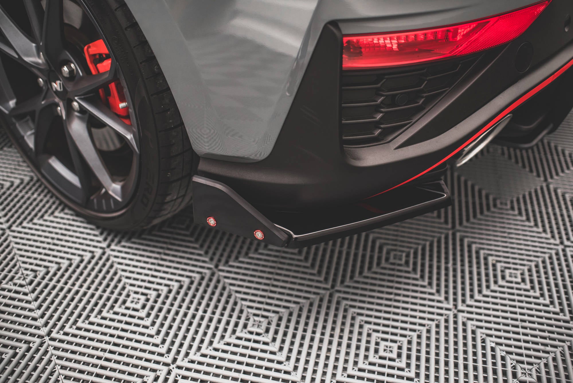 Maxton Design Heck Ansatz Flaps Diffusor V.1 + Flaps passend für Hyundai I30 N Hatchback Mk3 Facelift