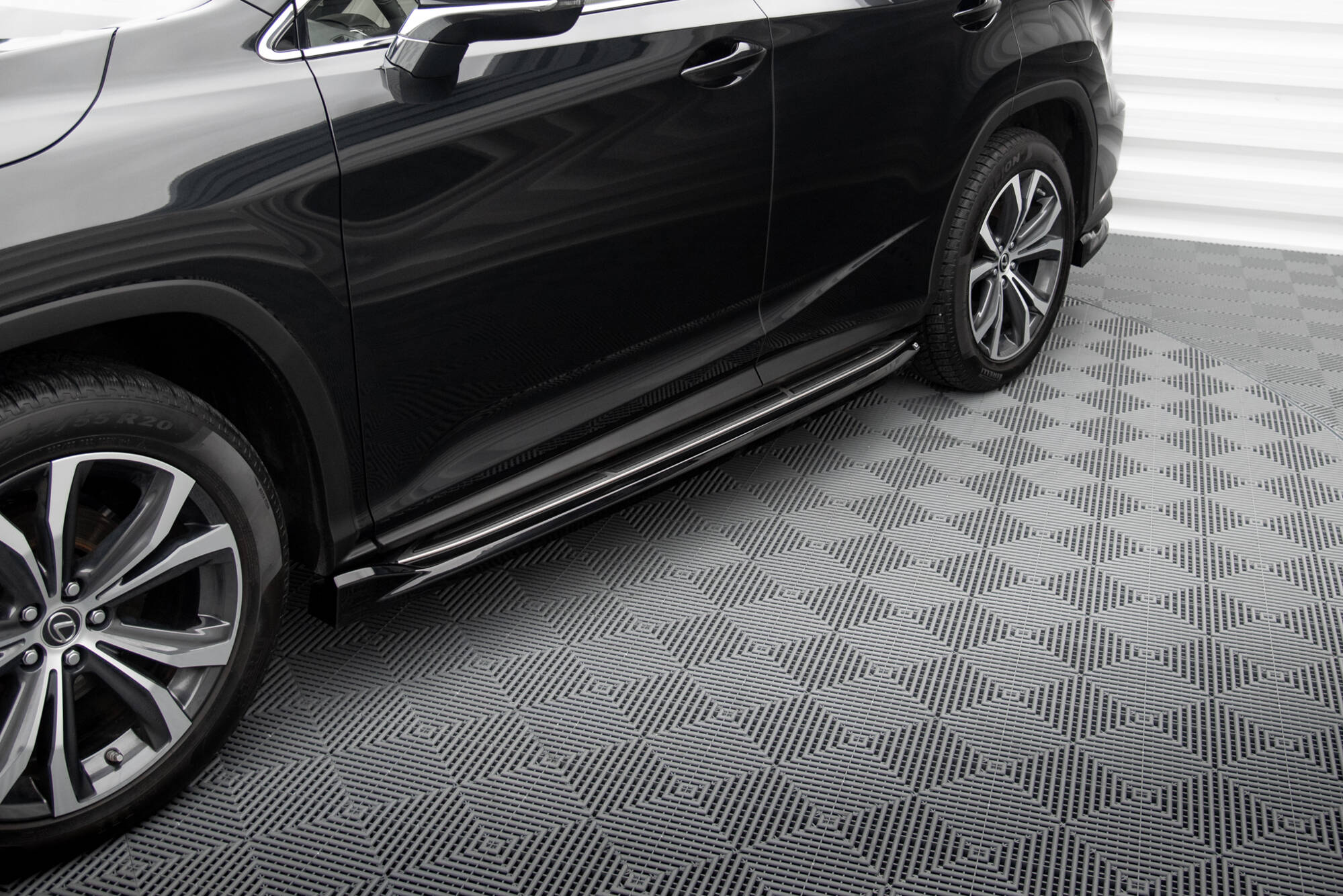 Maxton Design Street+ Seitenschweller Leisten passend für Lexus RX Mk4 Facelift (Version mit OEM-Trittbrettern) schwarz Hochglanz