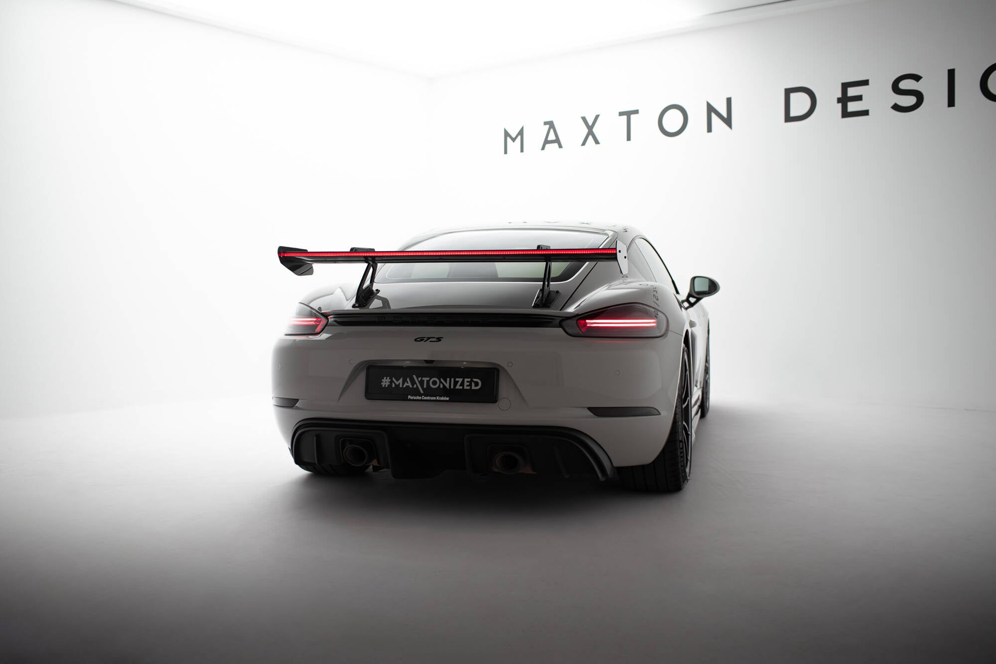 Maxton Design Carbon Spoiler With Upper Swan Mounting V.1 + LED Porsche 718 Cayman 982c für Porsche Cayman 982c