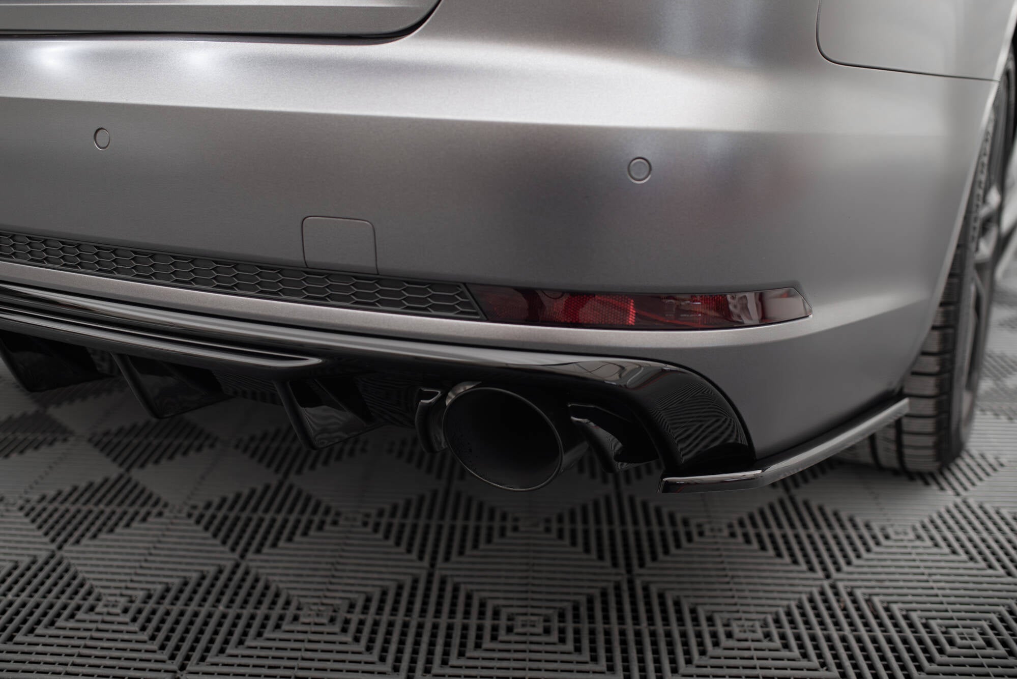 Maxton Design Diffusor Heck Ansatz V.1 passend für Audi A4 S-line B9 (Einzelauspuff li. re.)