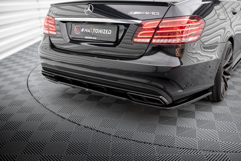 Maxton Design Street+ Mittlerer Diffusor RACE passend für Mercedes-Benz E63 AMG Limousine W212 Facelift schwarz Hochglanz