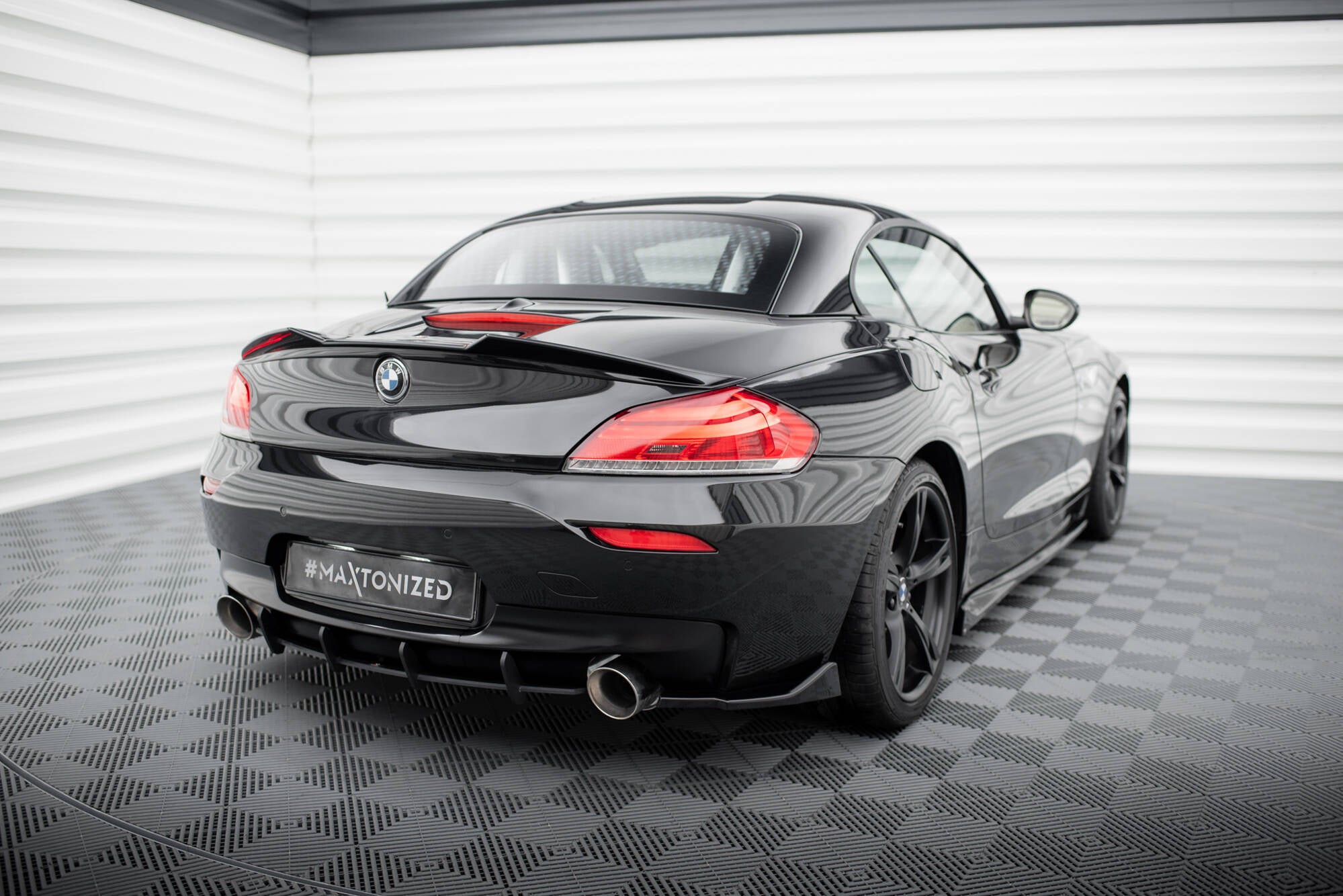 Maxton Design Heck Ansatz Flaps Diffusor passend für BMW Z4 M-Paket E89 Facelift schwarz Hochglanz