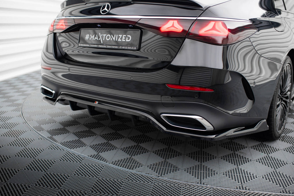 Maxton Design Street+ Mittlerer Diffusor RACE passend für Mercedes-Benz E AMG-Line Limousine / Kombi W214 schwarz Hochglanz
