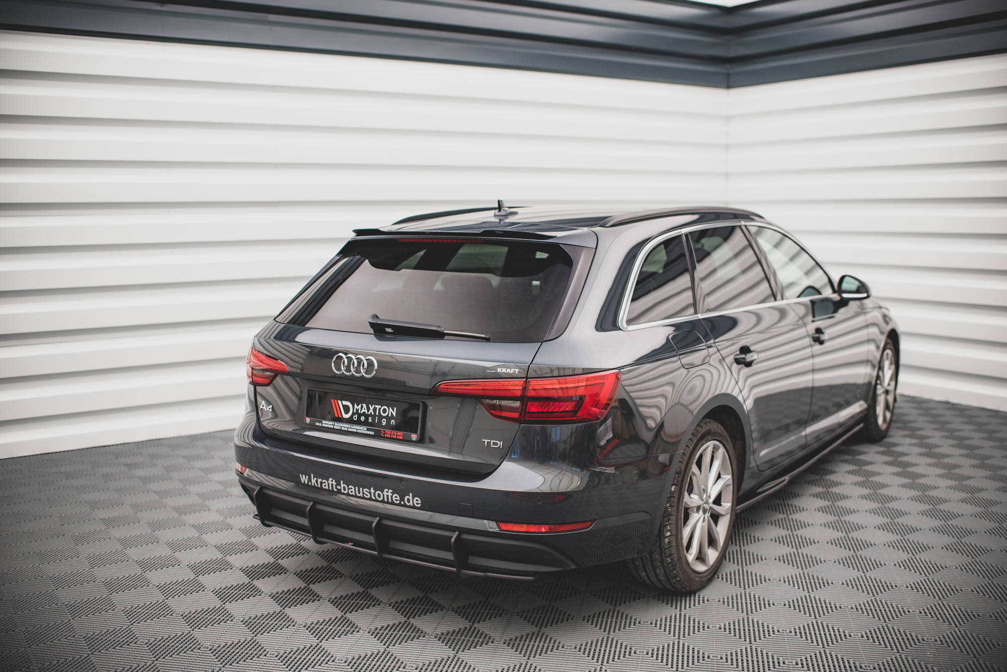 Maxton Design Street Pro Heckschürze passend für Audi A4 B9