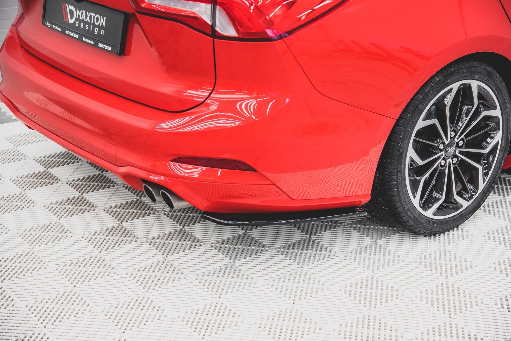 Maxton Design Heck Ansatz Flaps Diffusor V.1 passend für Ford Focus ST-Line Kombi Mk4 schwarz Hochglanz