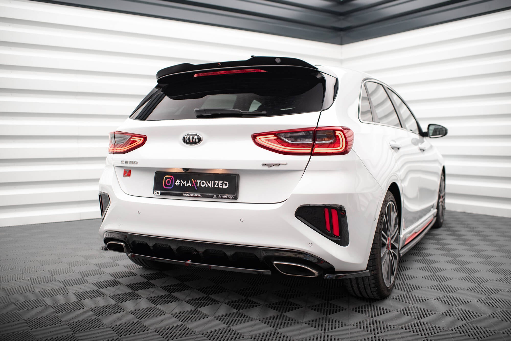 Maxton Design Spoiler CAP passend für Kia Ceed GT Mk3 schwarz Hochglanz