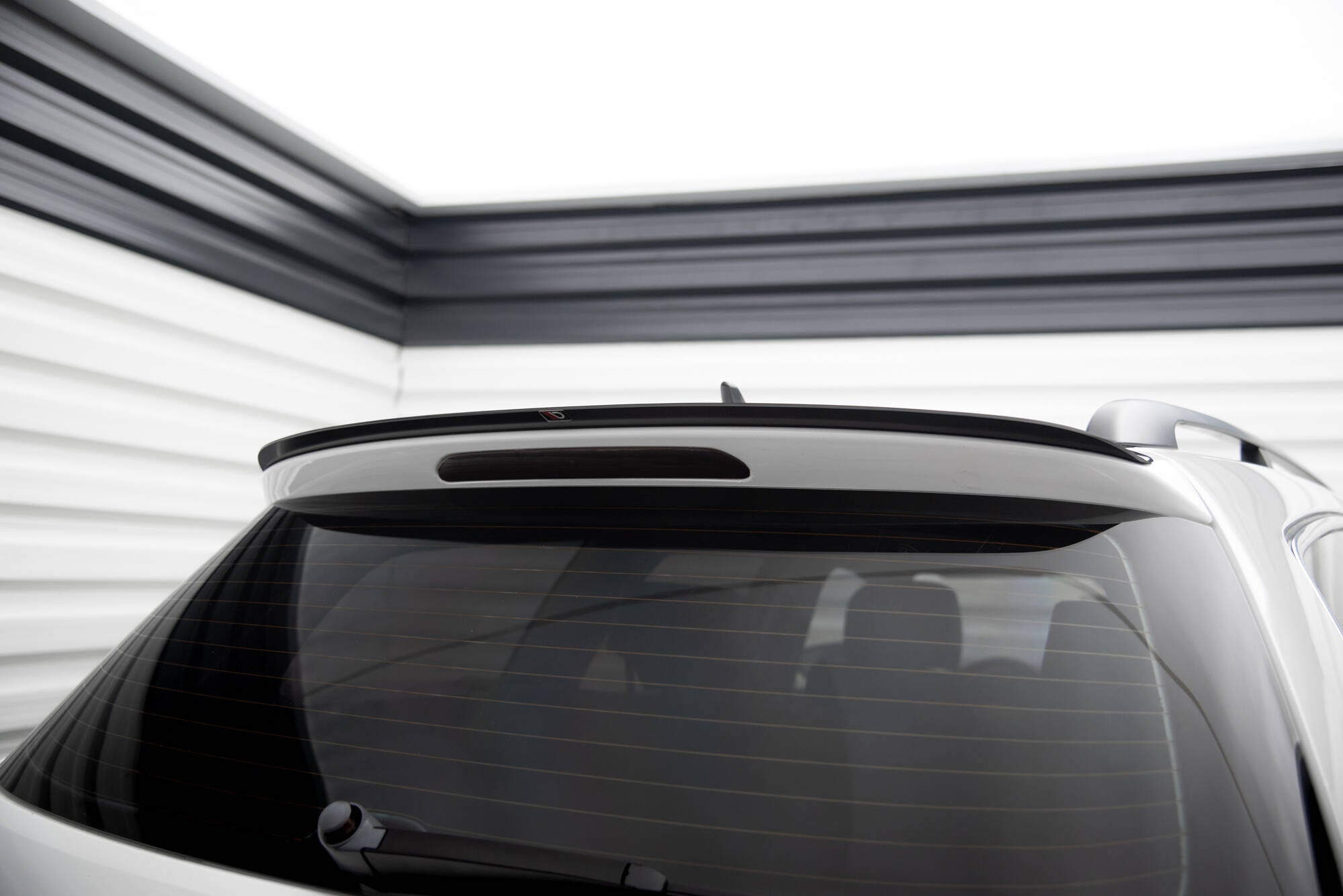 Maxton Design Spoiler CAP passend für VW Passat Variant B7 schwarz Hochglanz