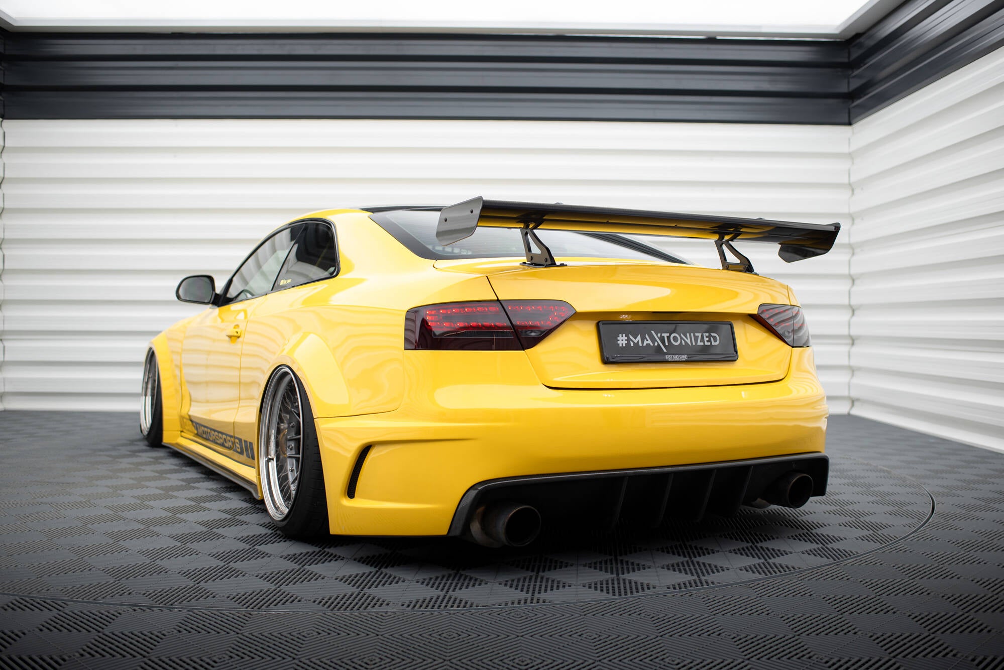 Maxton Design Carbon Spoiler With Upper Swan Mounting Audi A5 Coupe 8T für Audi A5 / S5 / RS5